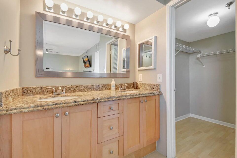 LAKESIDE CONDO - Residential