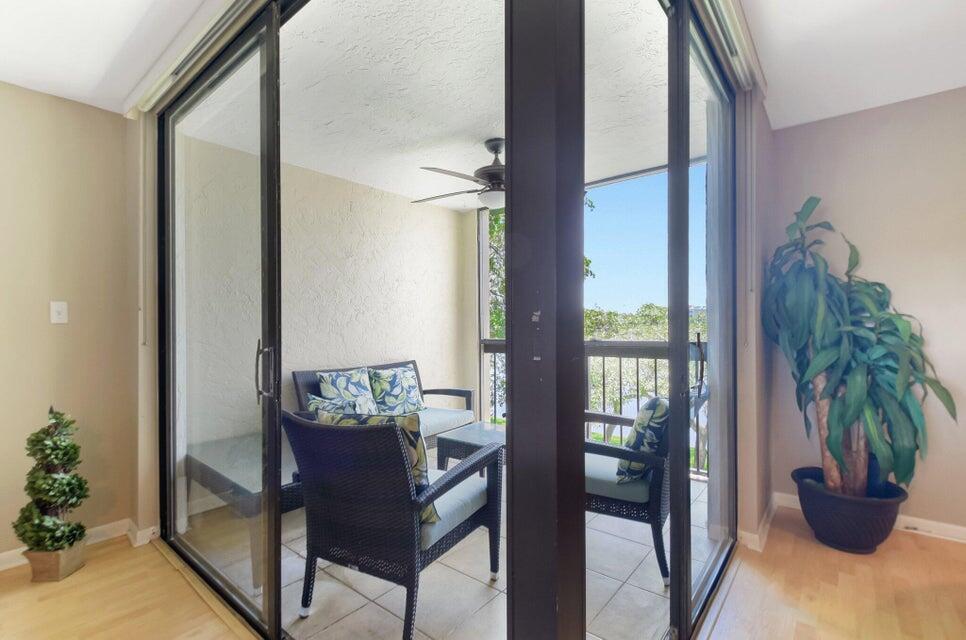 LAKESIDE CONDO - Residential