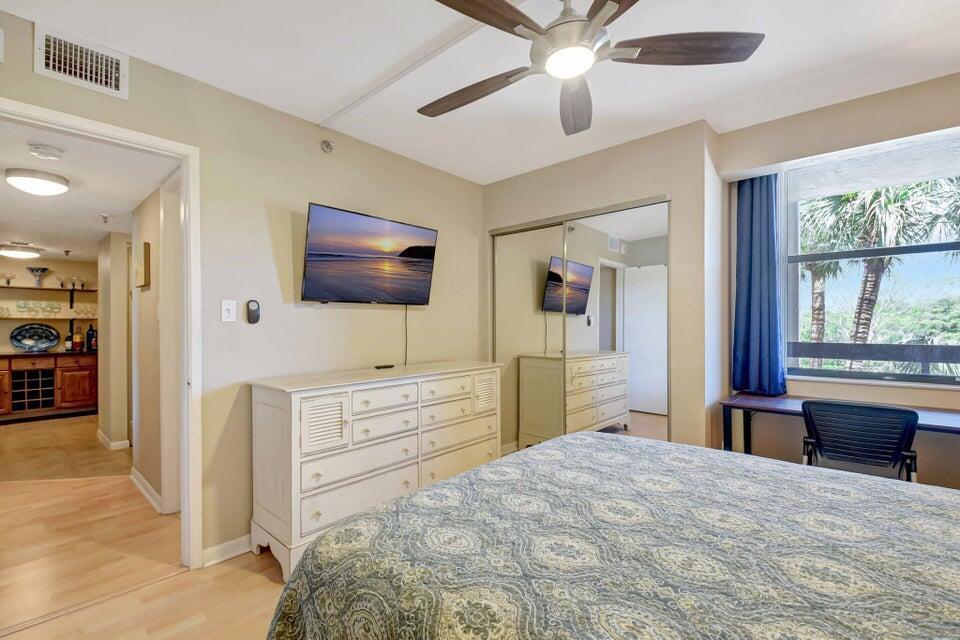 LAKESIDE CONDO - Residential