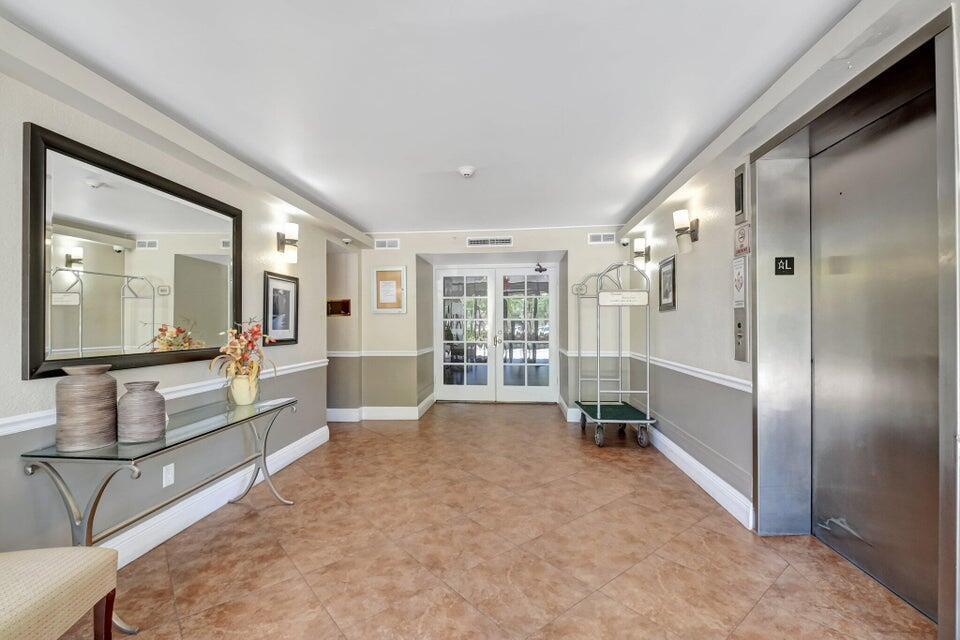 LAKESIDE CONDO - Residential