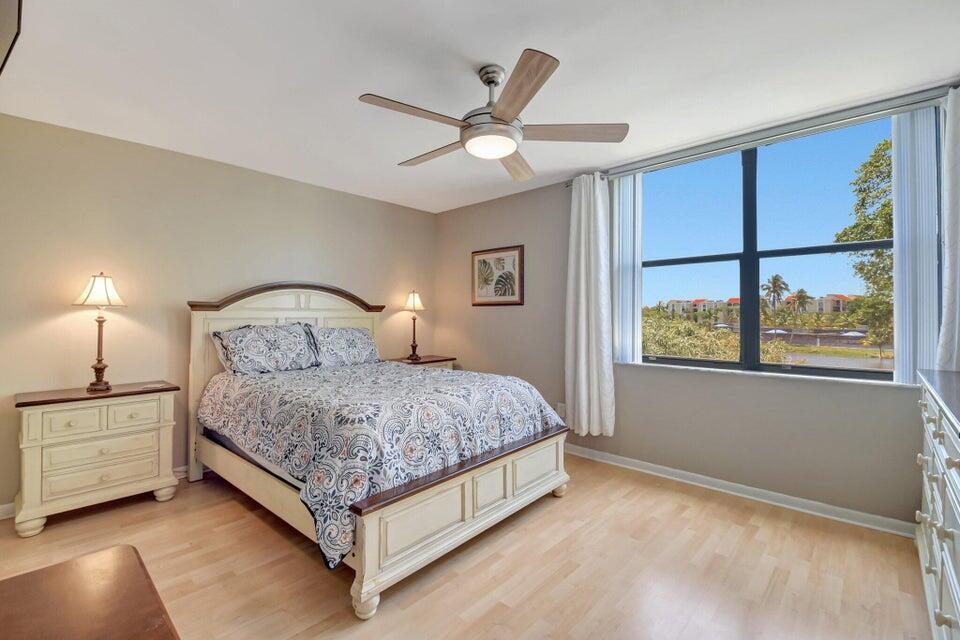LAKESIDE CONDO - Residential