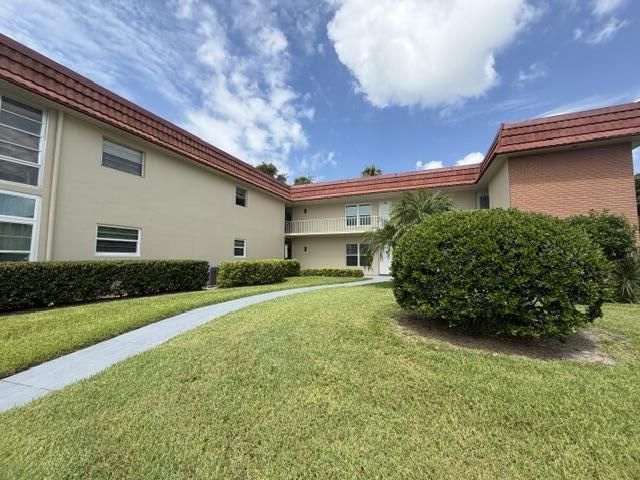 VISTA ROYALE PHASE IV BLDGS 83-111 - Residential Lease