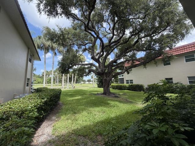 VISTA ROYALE PHASE IV BLDGS 83-111 - Residential Lease