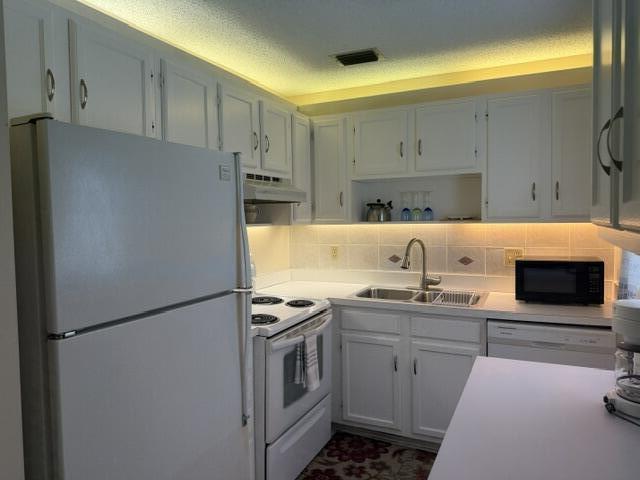 VISTA ROYALE PHASE IV BLDGS 83-111 - Residential Lease