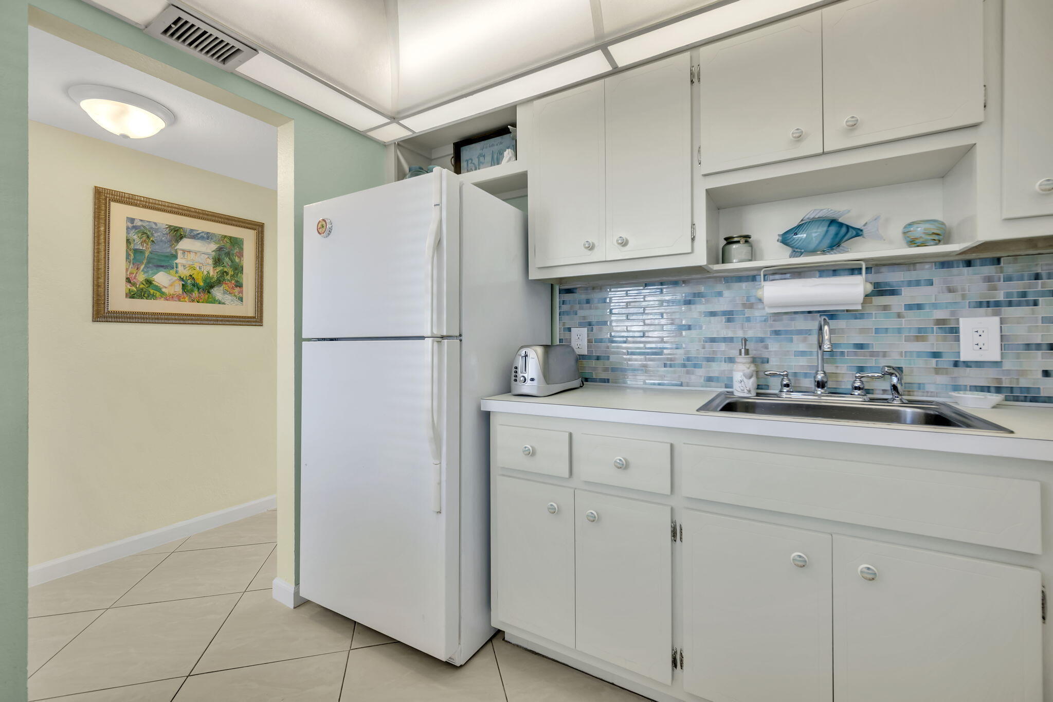 GRANADA HOUSE CONDOMINIUM - Residential