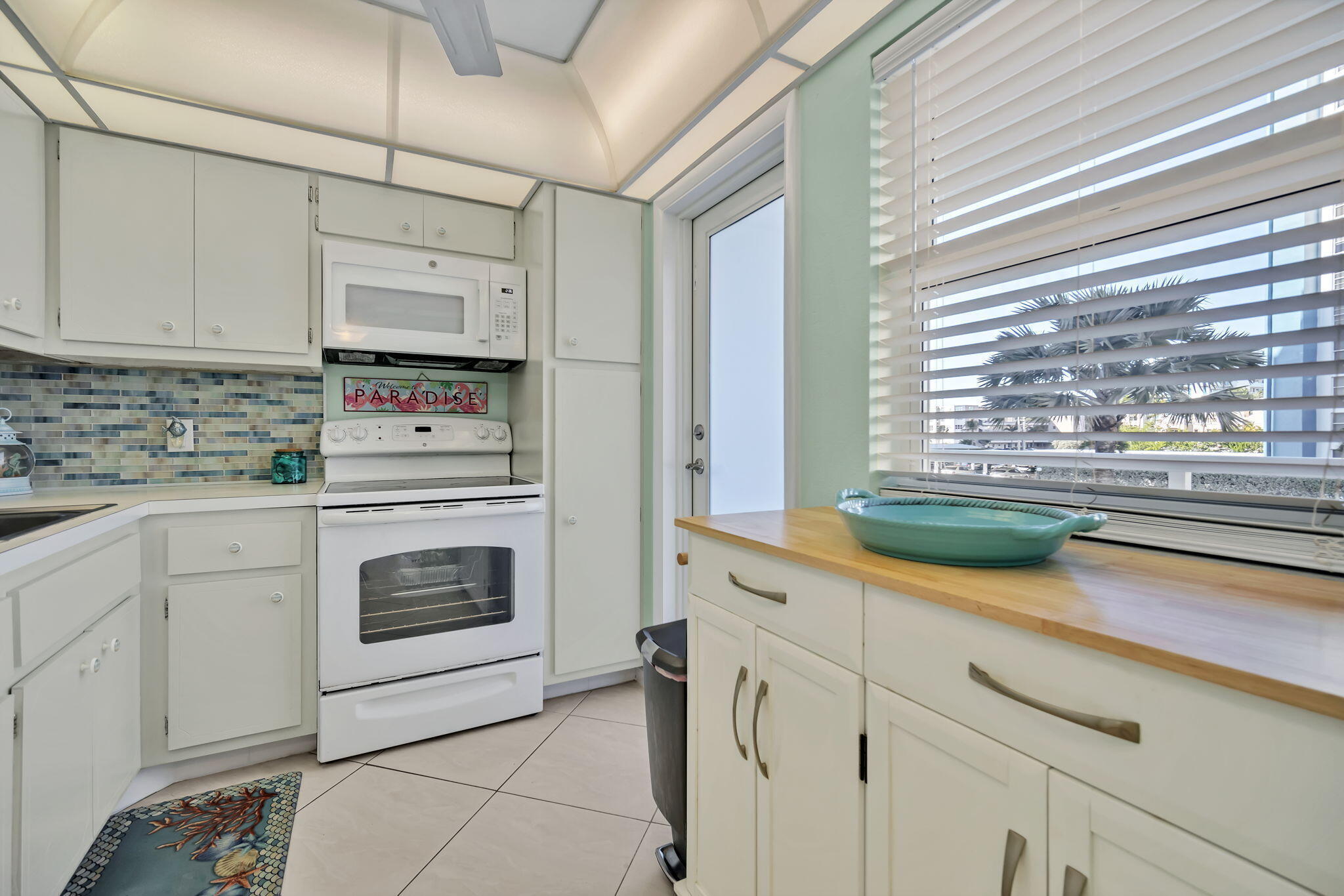 GRANADA HOUSE CONDOMINIUM - Residential