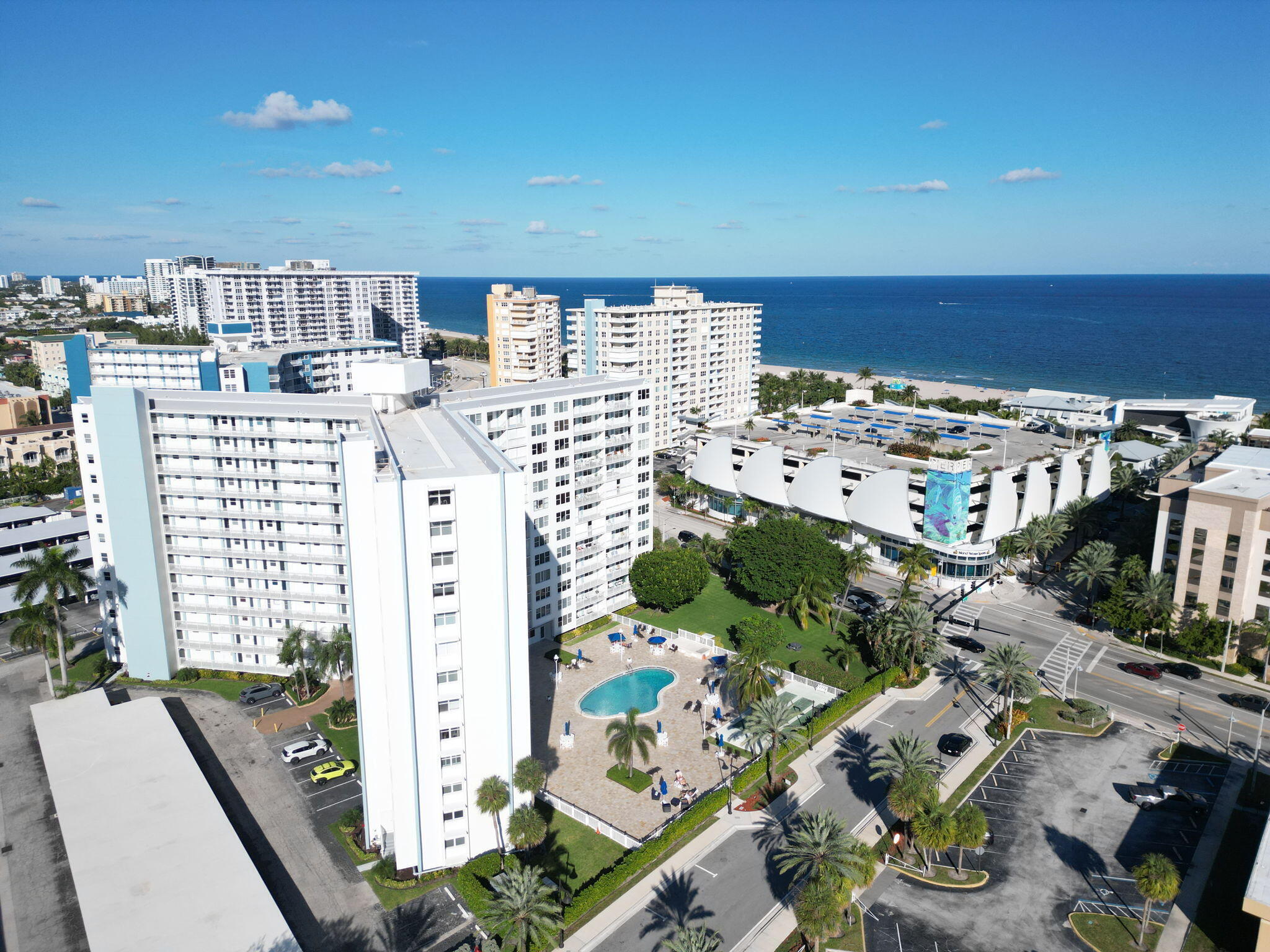 GRANADA HOUSE CONDOMINIUM - Residential