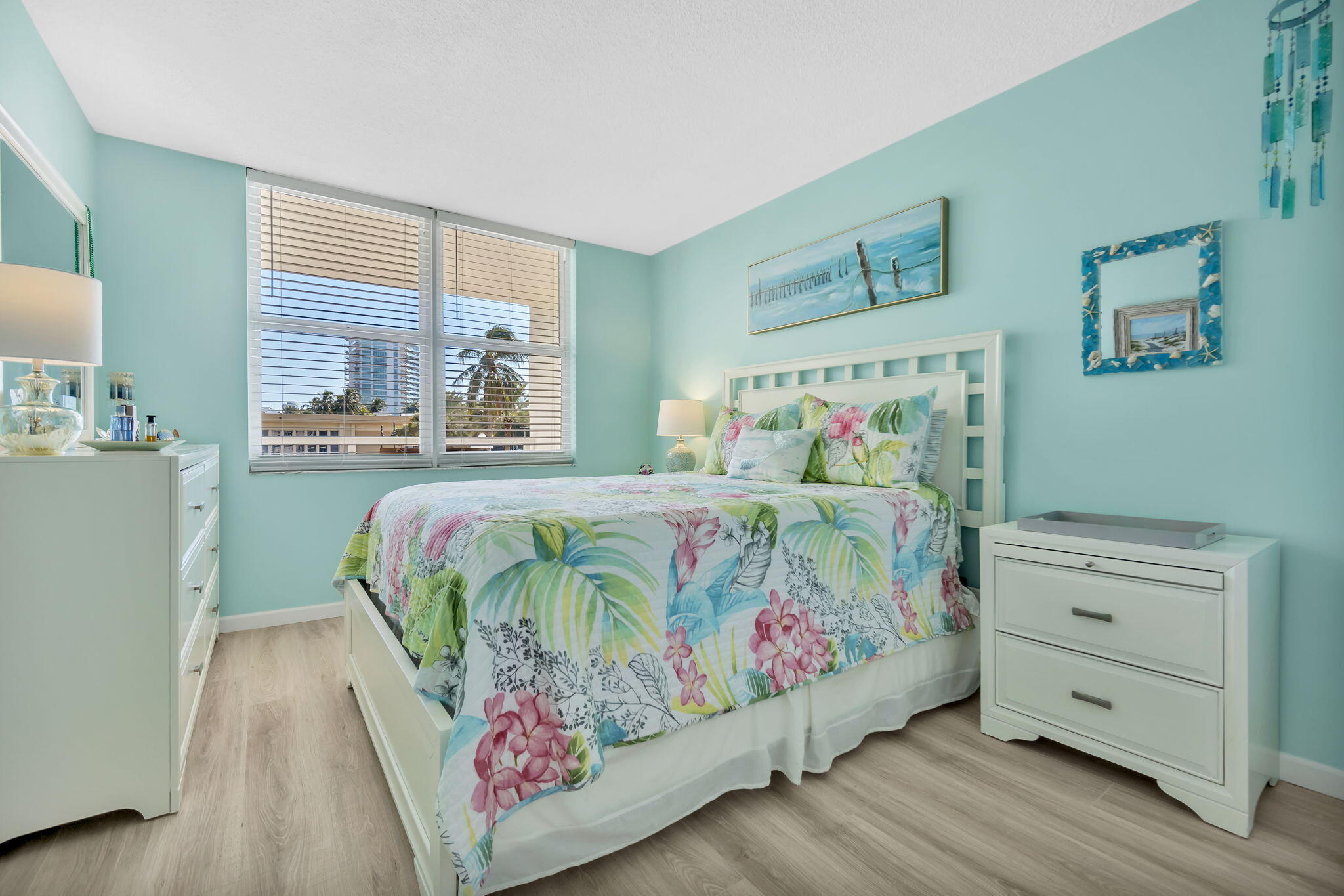 GRANADA HOUSE CONDOMINIUM - Residential