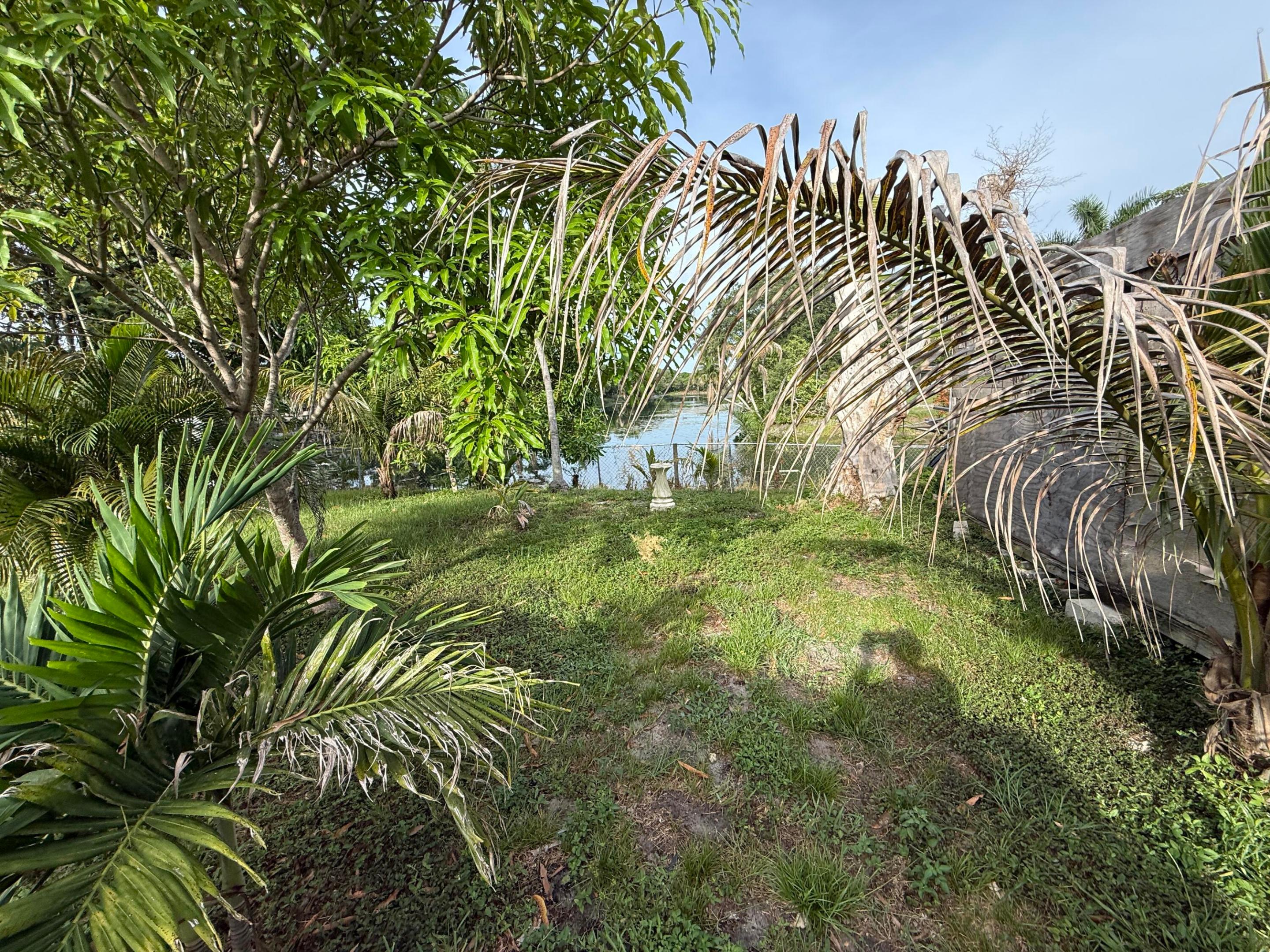 WESTGATE LAKE MANORS - Residential