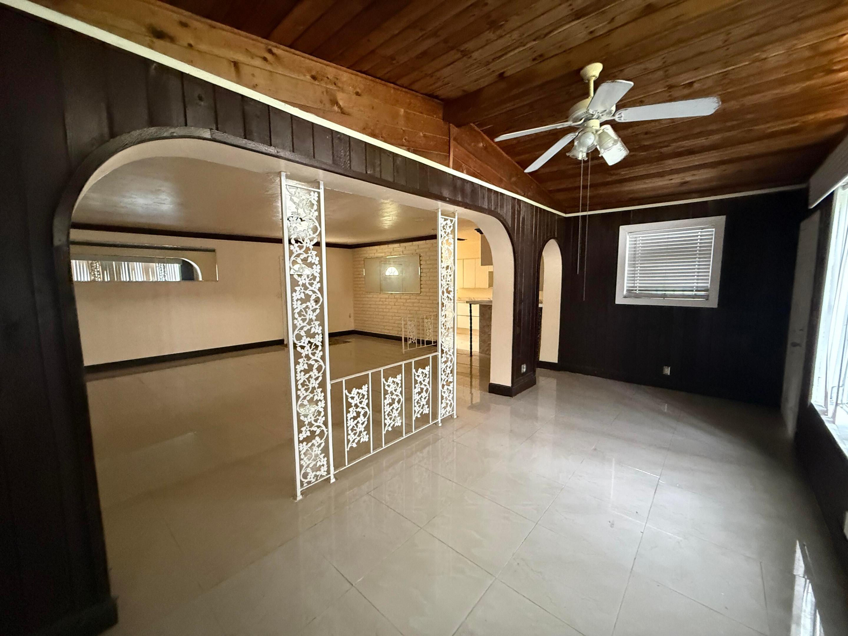 WESTGATE LAKE MANORS - Residential