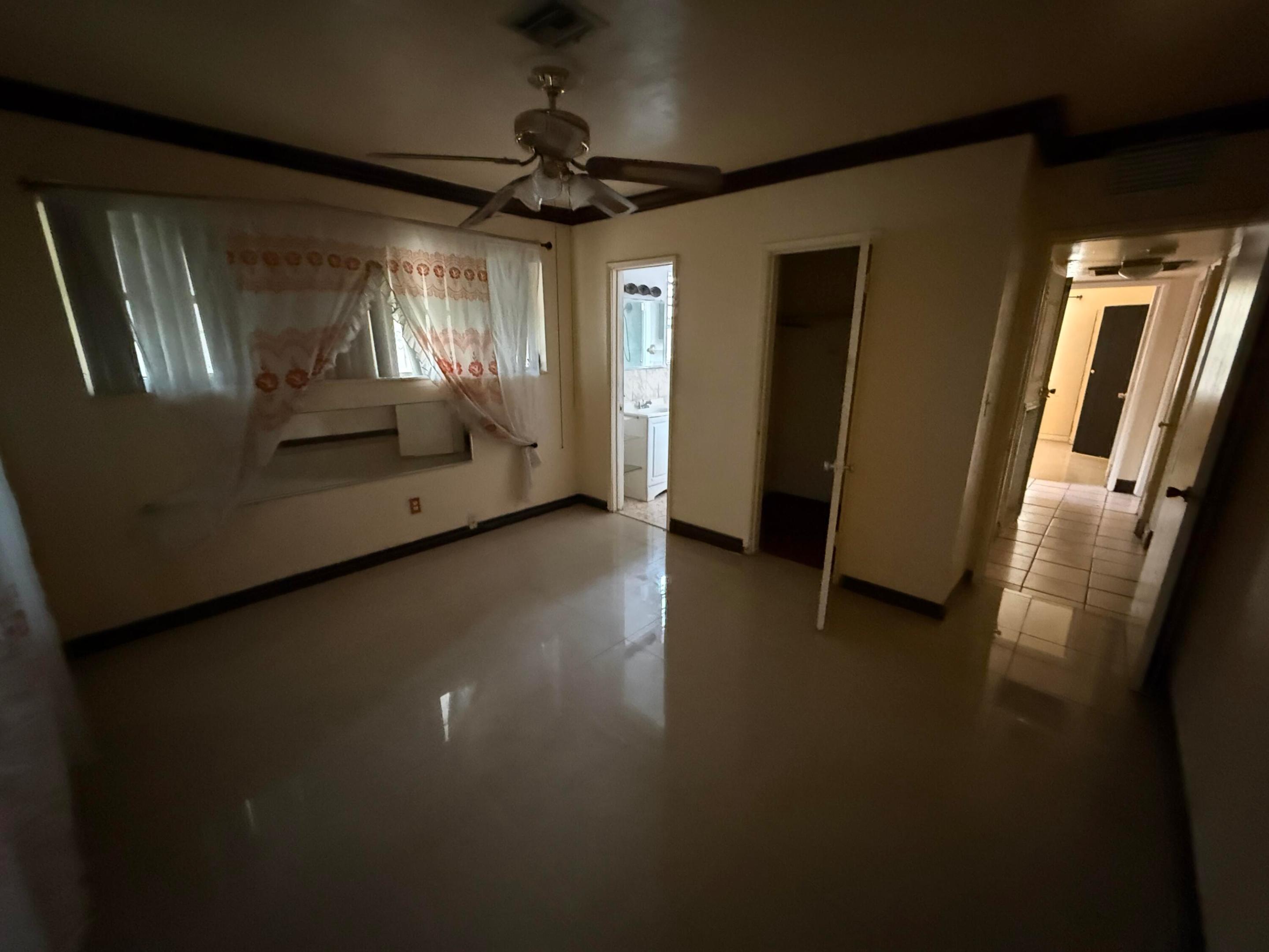 WESTGATE LAKE MANORS - Residential