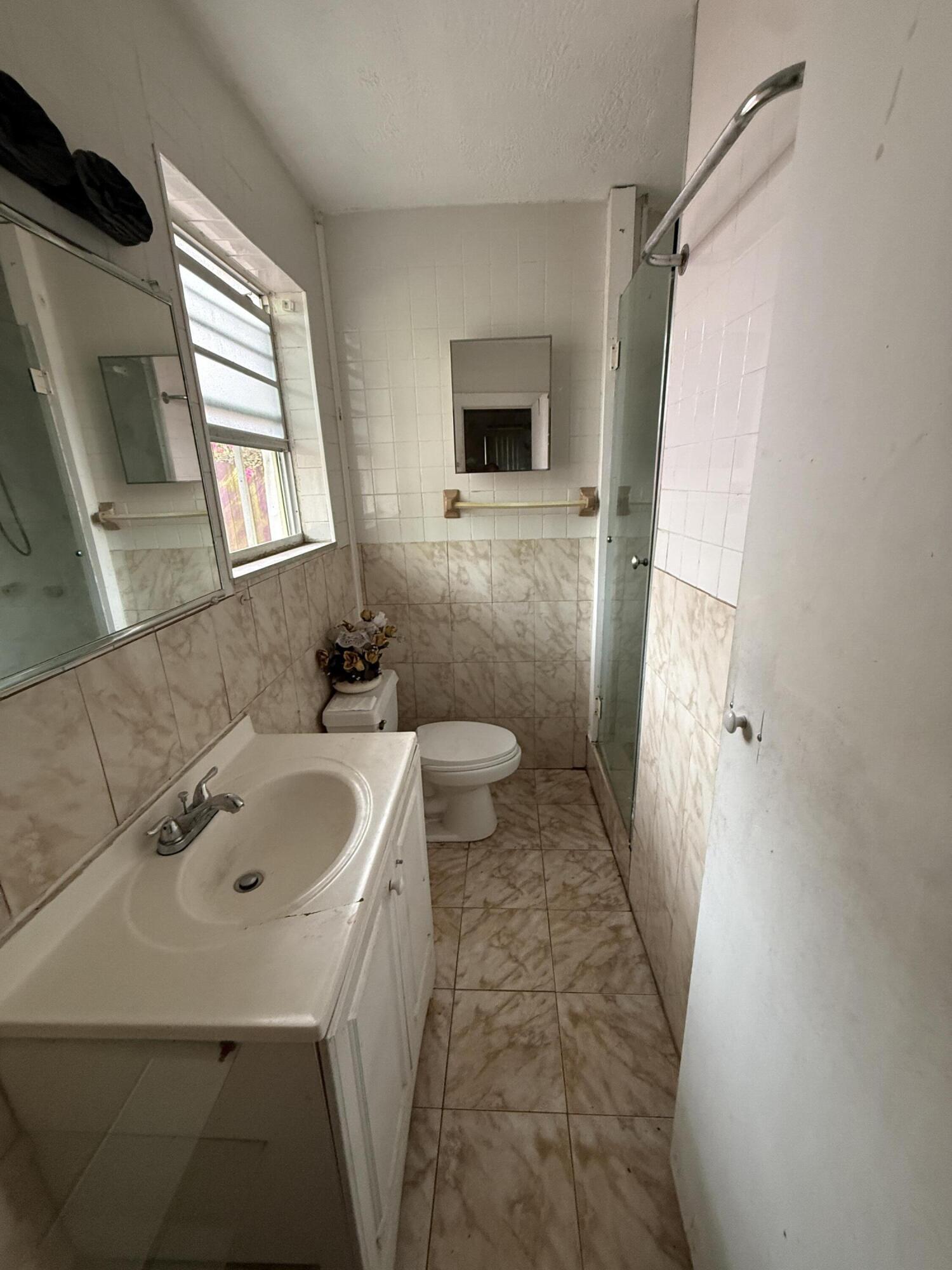 WESTGATE LAKE MANORS - Residential