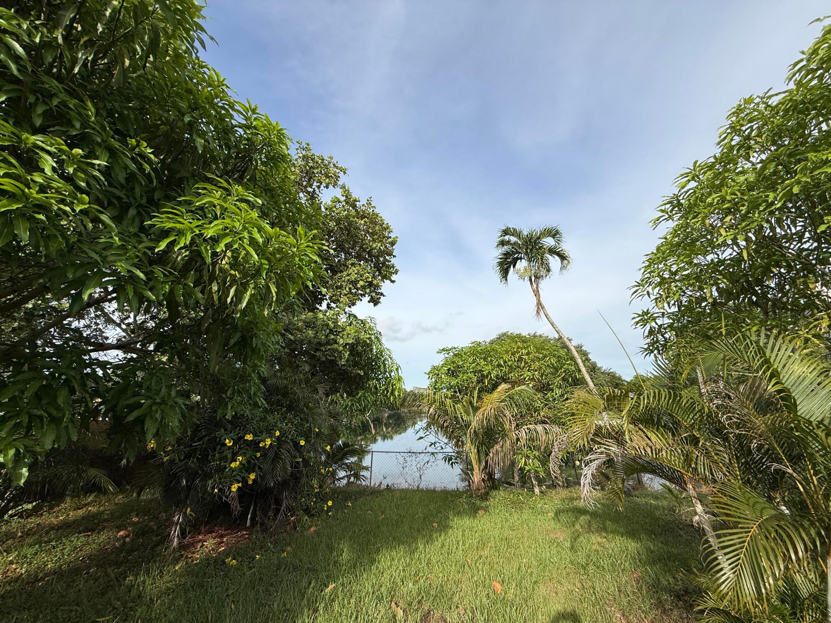 WESTGATE LAKE MANORS - Residential