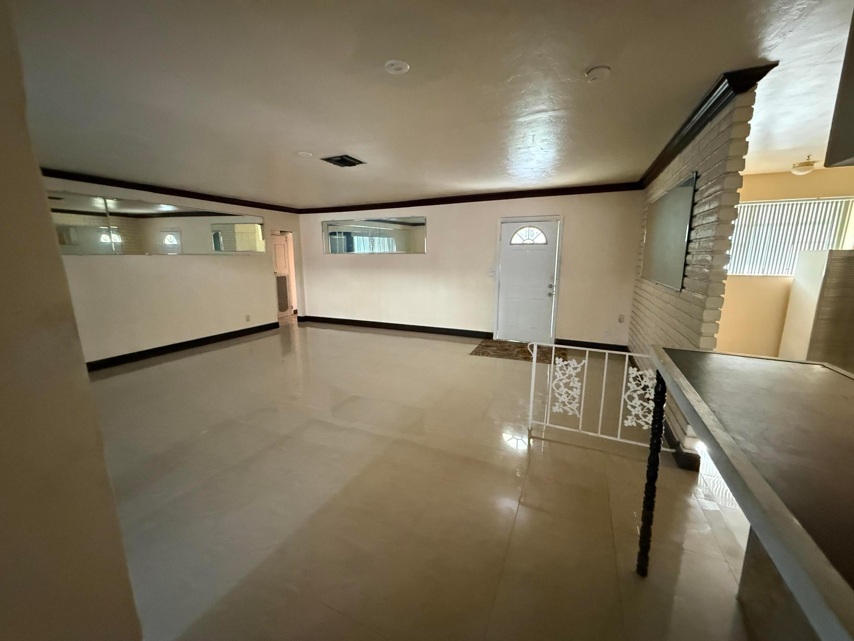 WESTGATE LAKE MANORS - Residential