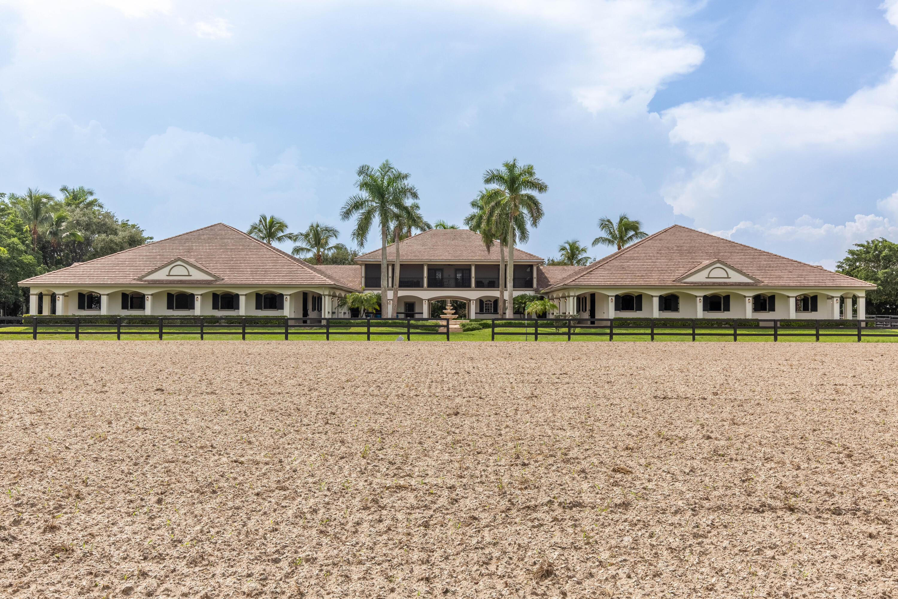 FARMS AT EQUESTRIAN CLUB - Residential
