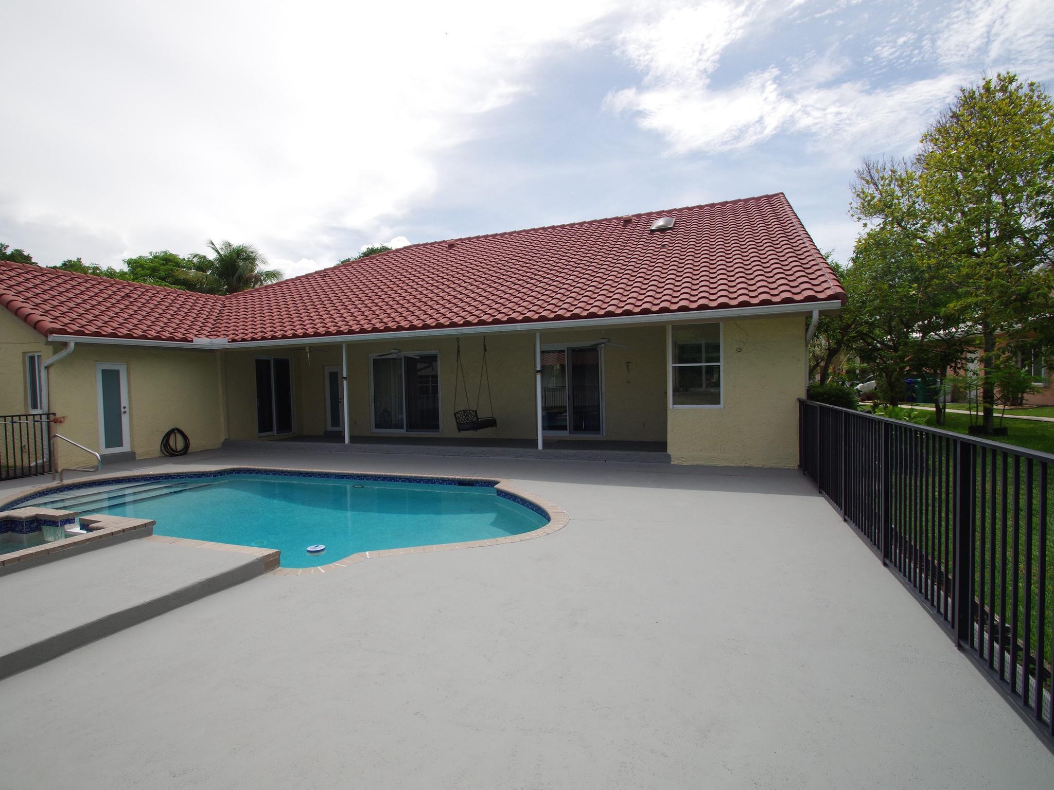 COUNTRYS POINT - Residential