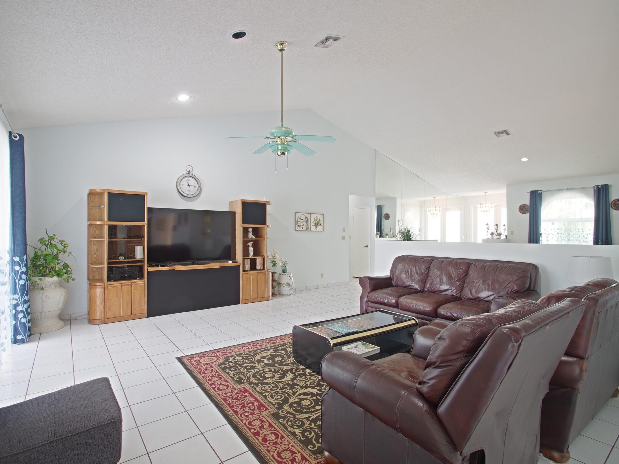 COUNTRYS POINT - Residential