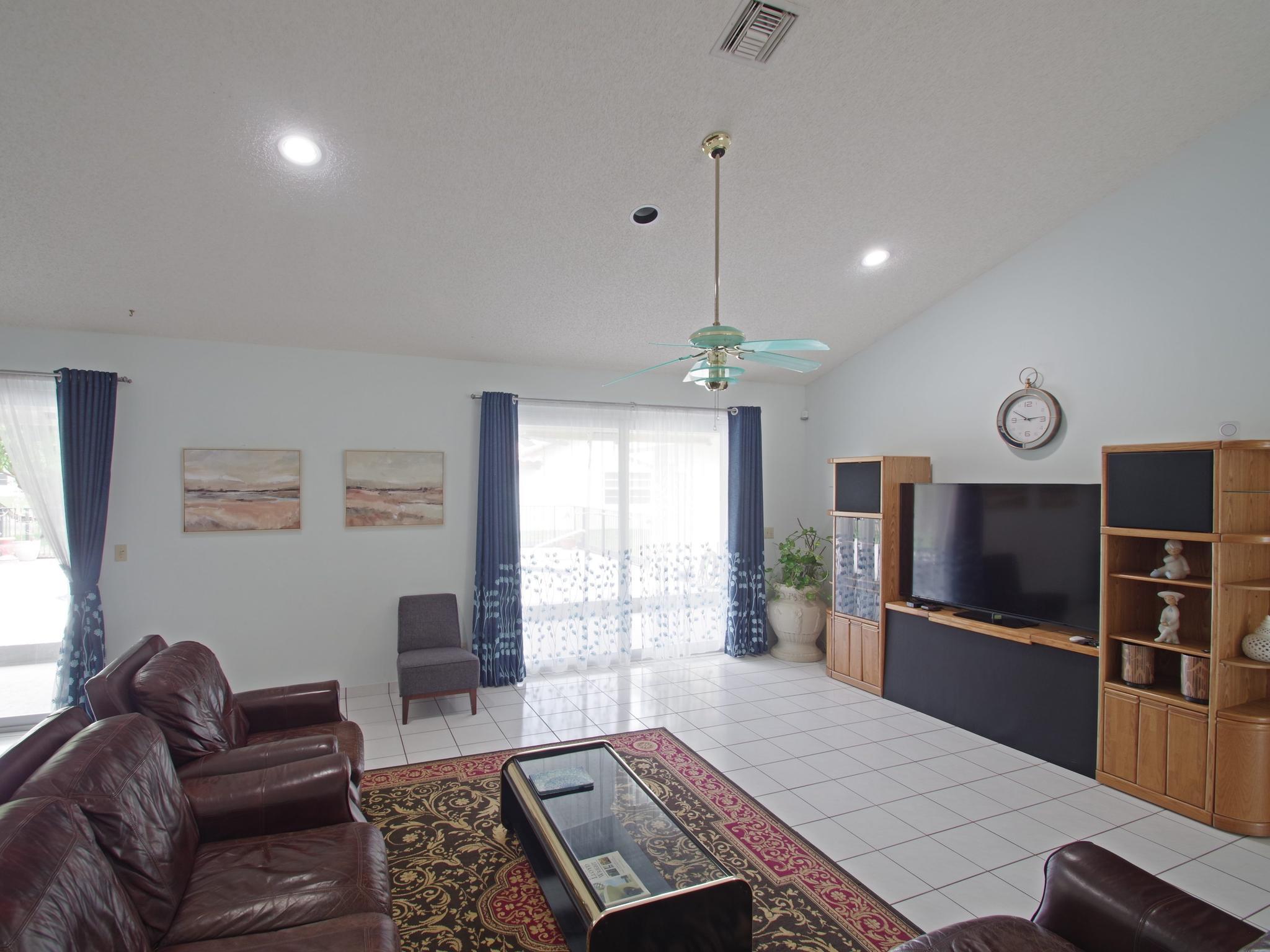 COUNTRYS POINT - Residential
