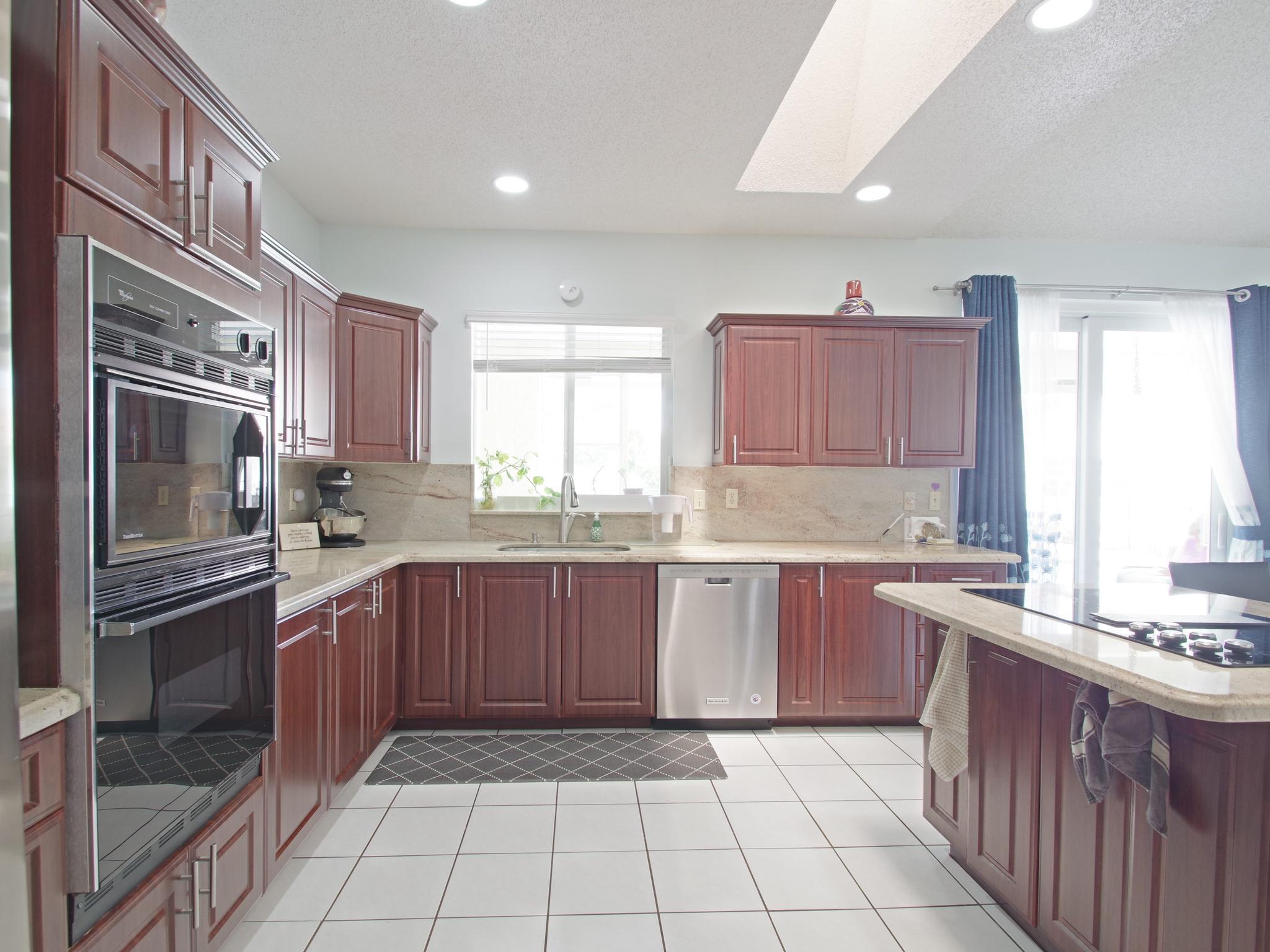 COUNTRYS POINT - Residential