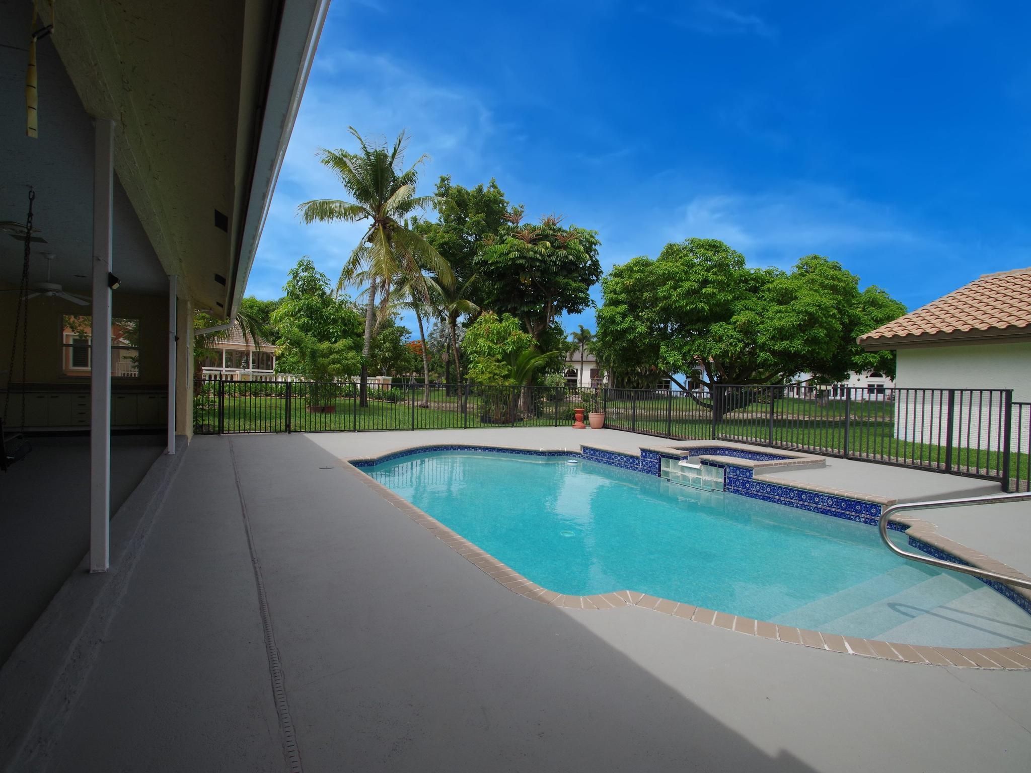COUNTRYS POINT - Residential