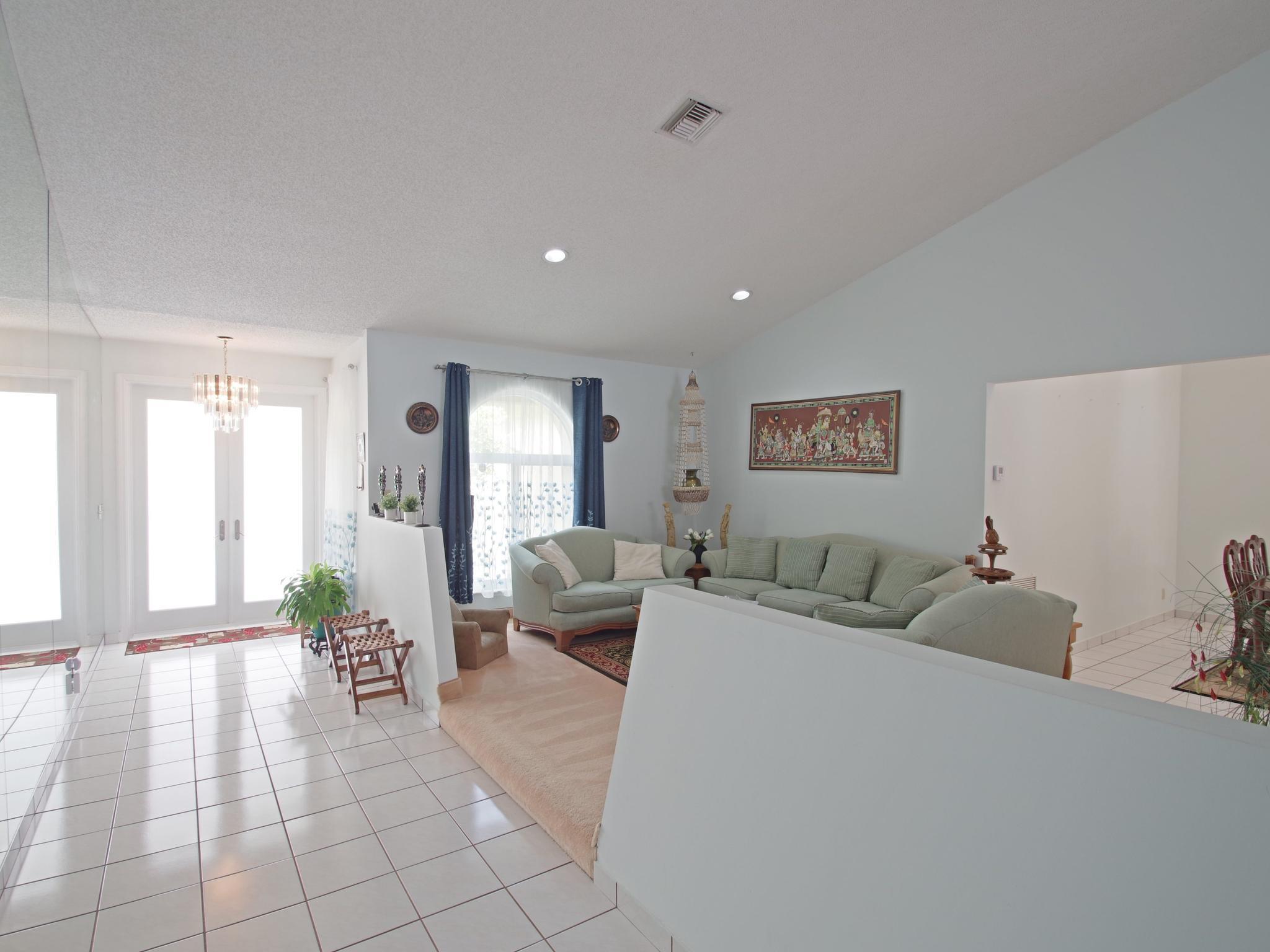 COUNTRYS POINT - Residential