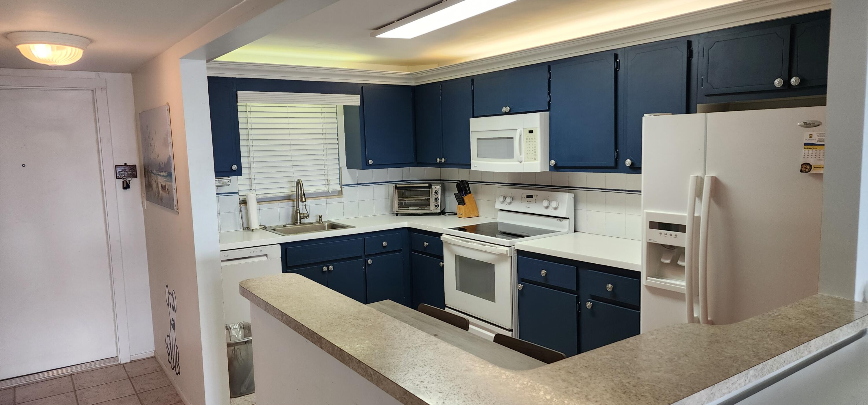 SEVILLE HOUSE CONDO APTS - Residential Lease