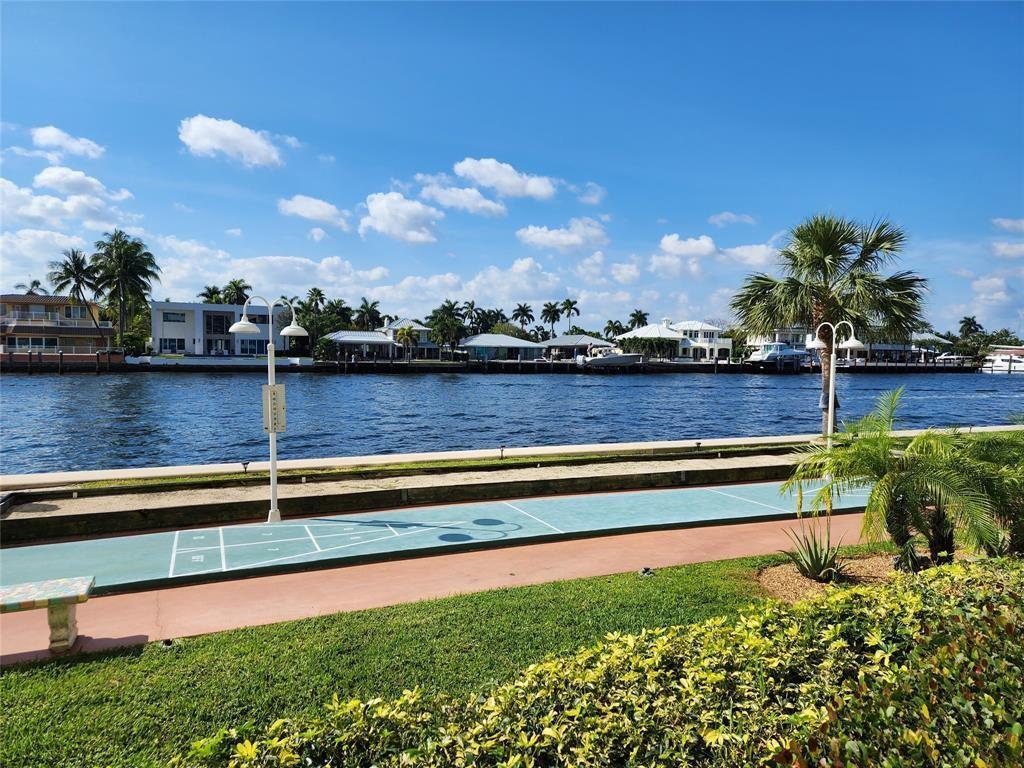 SEVILLE HOUSE CONDO APTS - Residential Lease