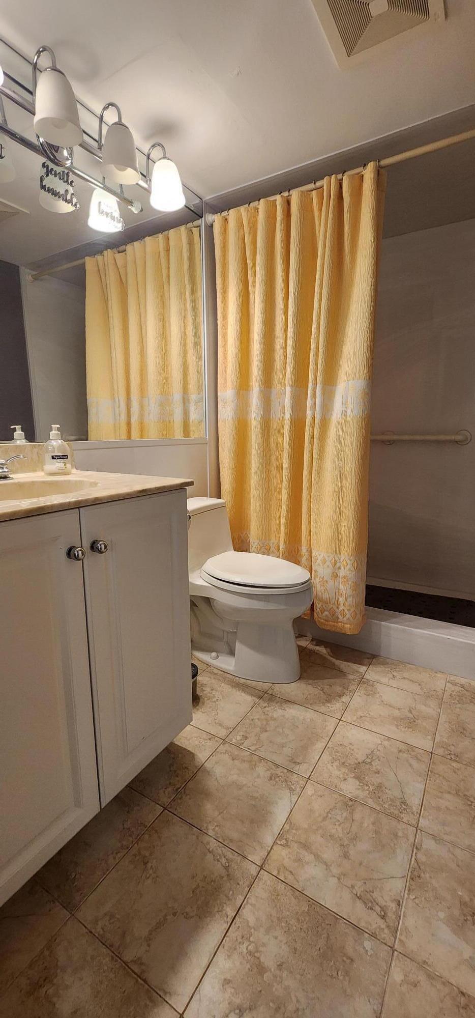 SEVILLE HOUSE CONDO APTS - Residential Lease