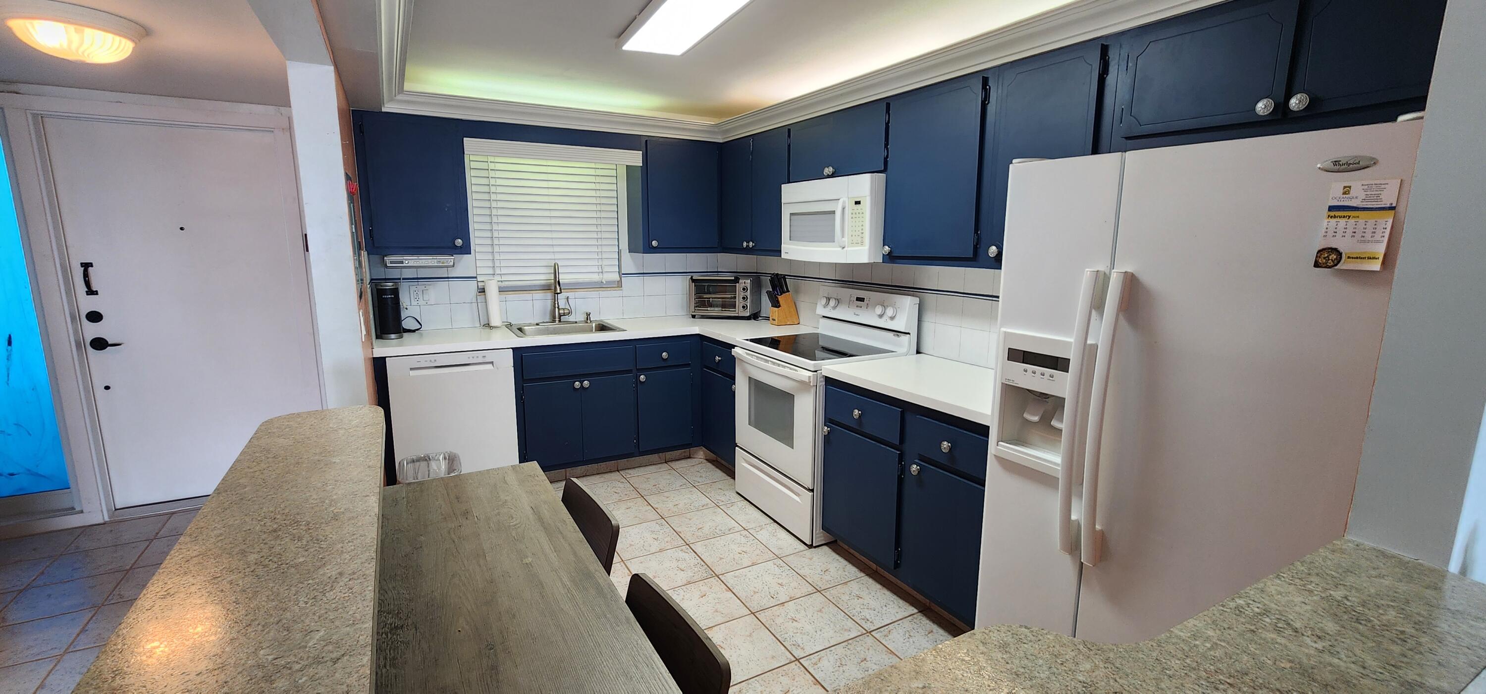 SEVILLE HOUSE CONDO APTS - Residential Lease