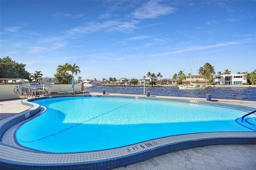 SEVILLE HOUSE CONDO APTS - Residential Lease