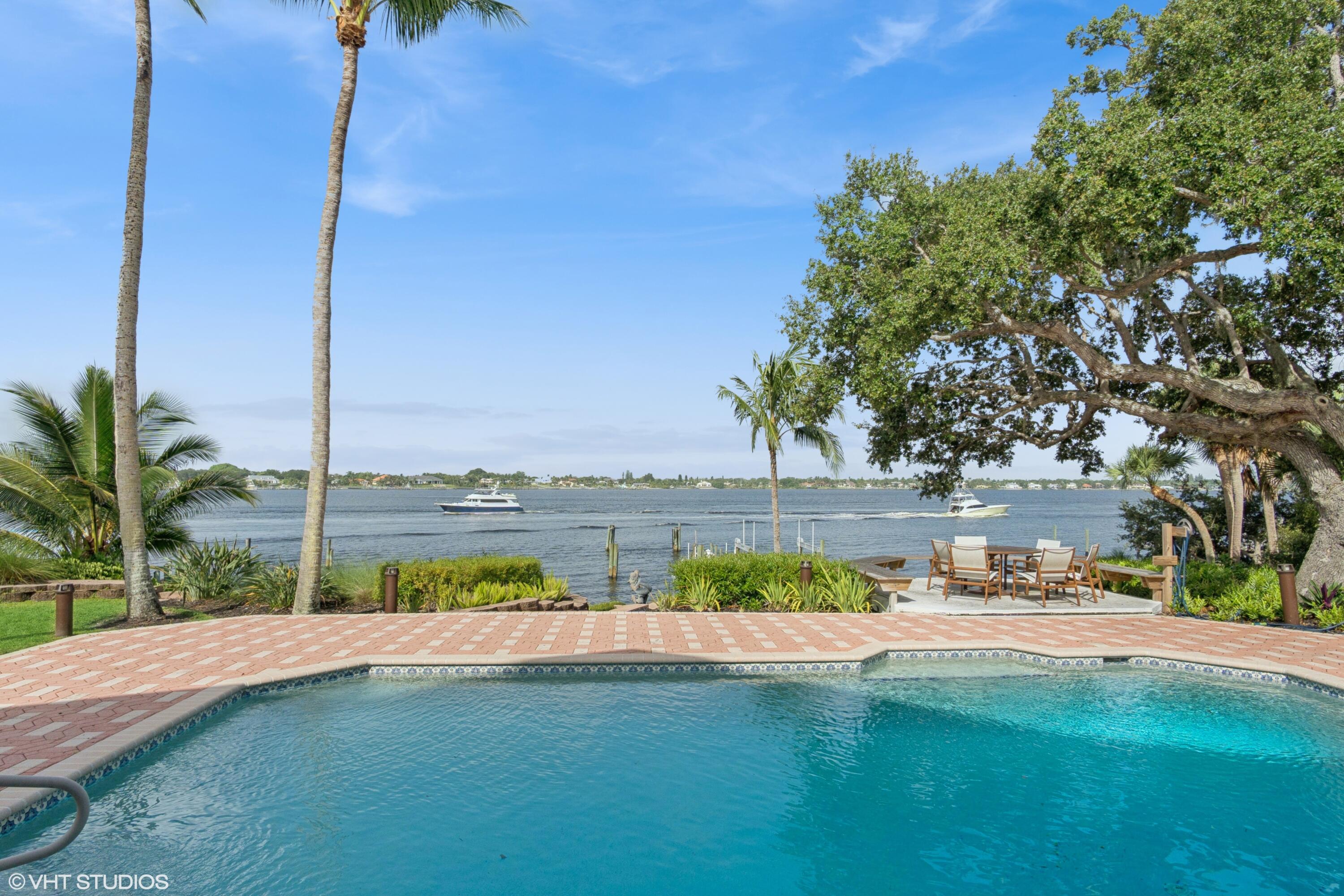 RIVERVIEW (SEWALL'S POINT) - Residential