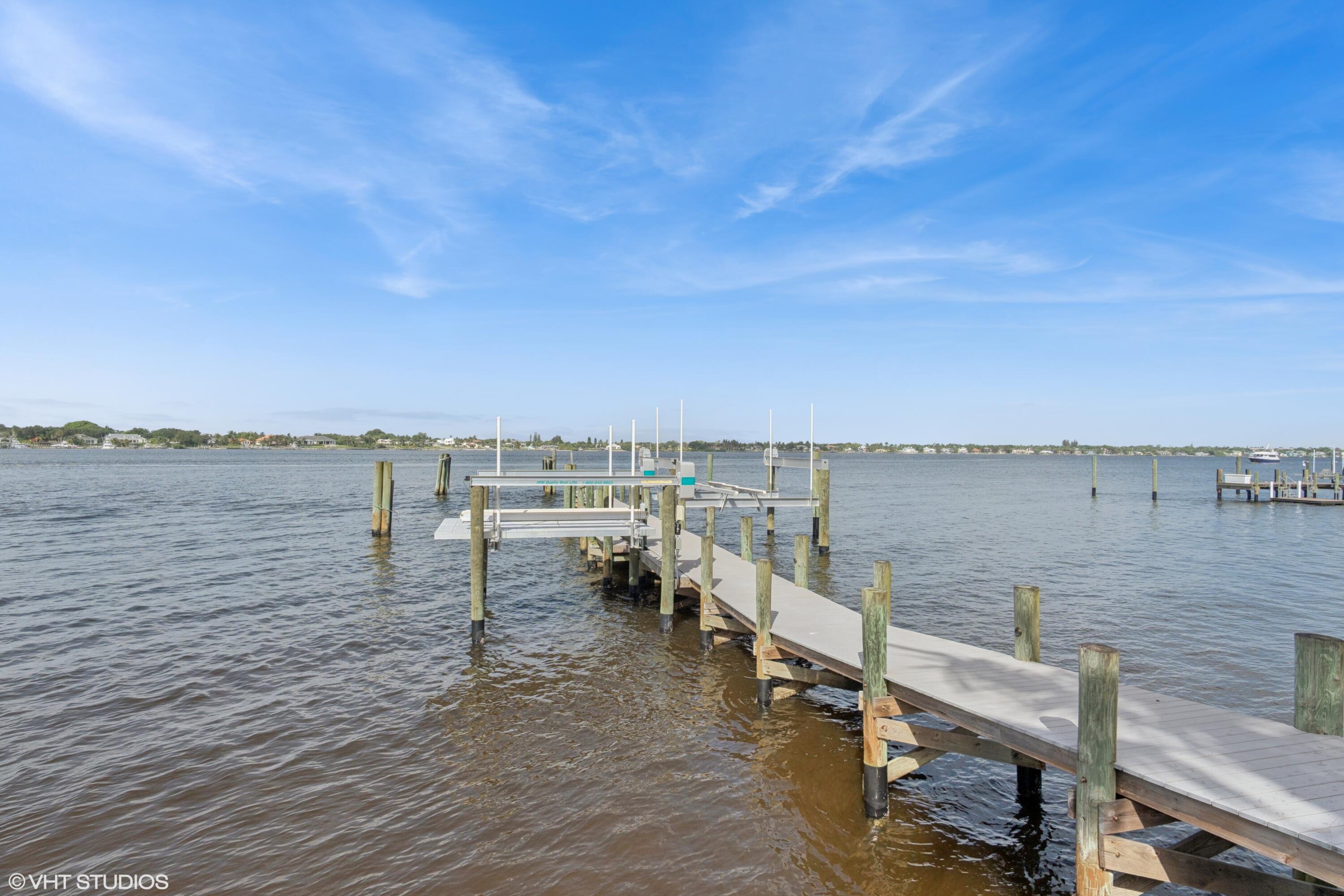 RIVERVIEW (SEWALL'S POINT) - Residential