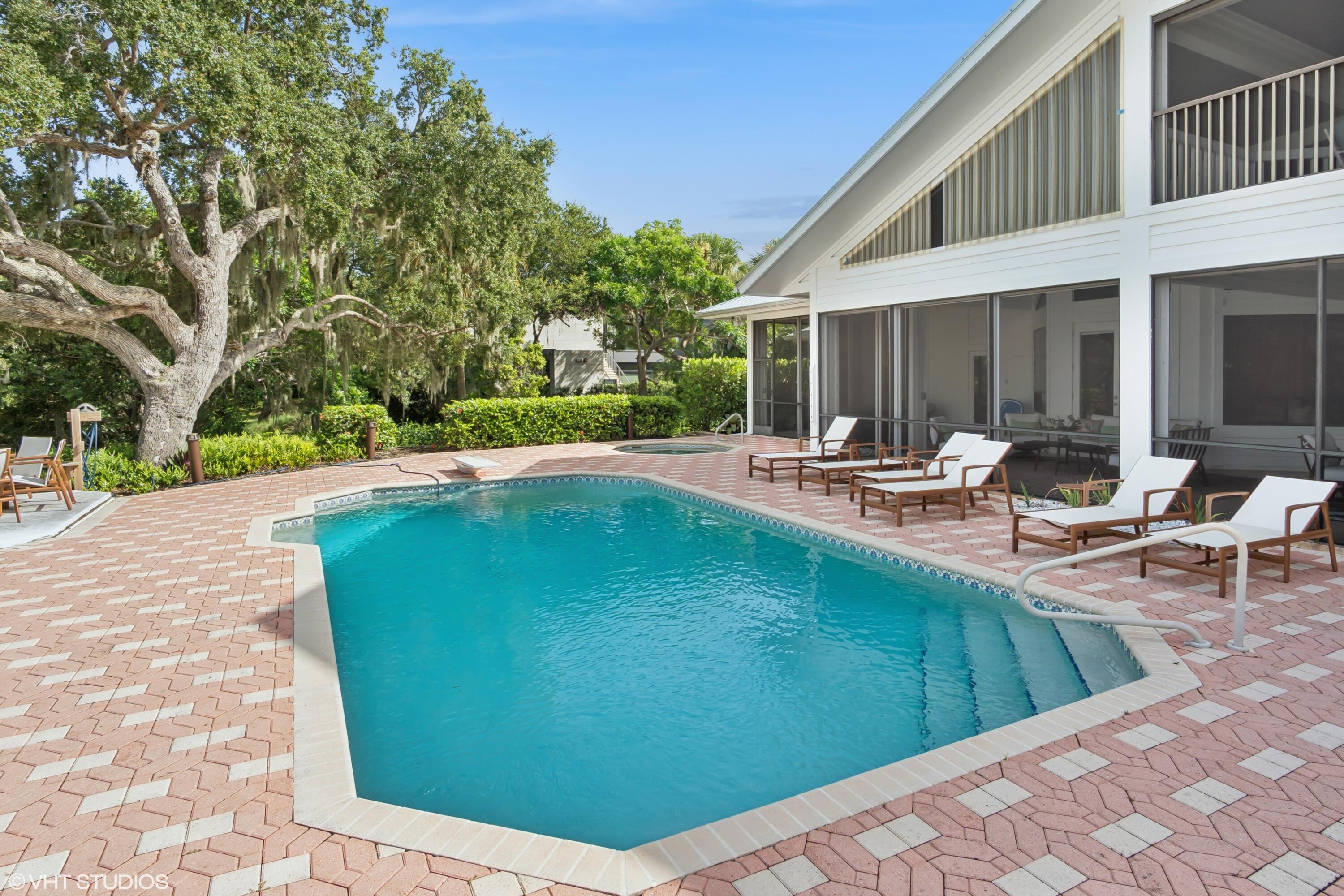 RIVERVIEW (SEWALL'S POINT) - Residential