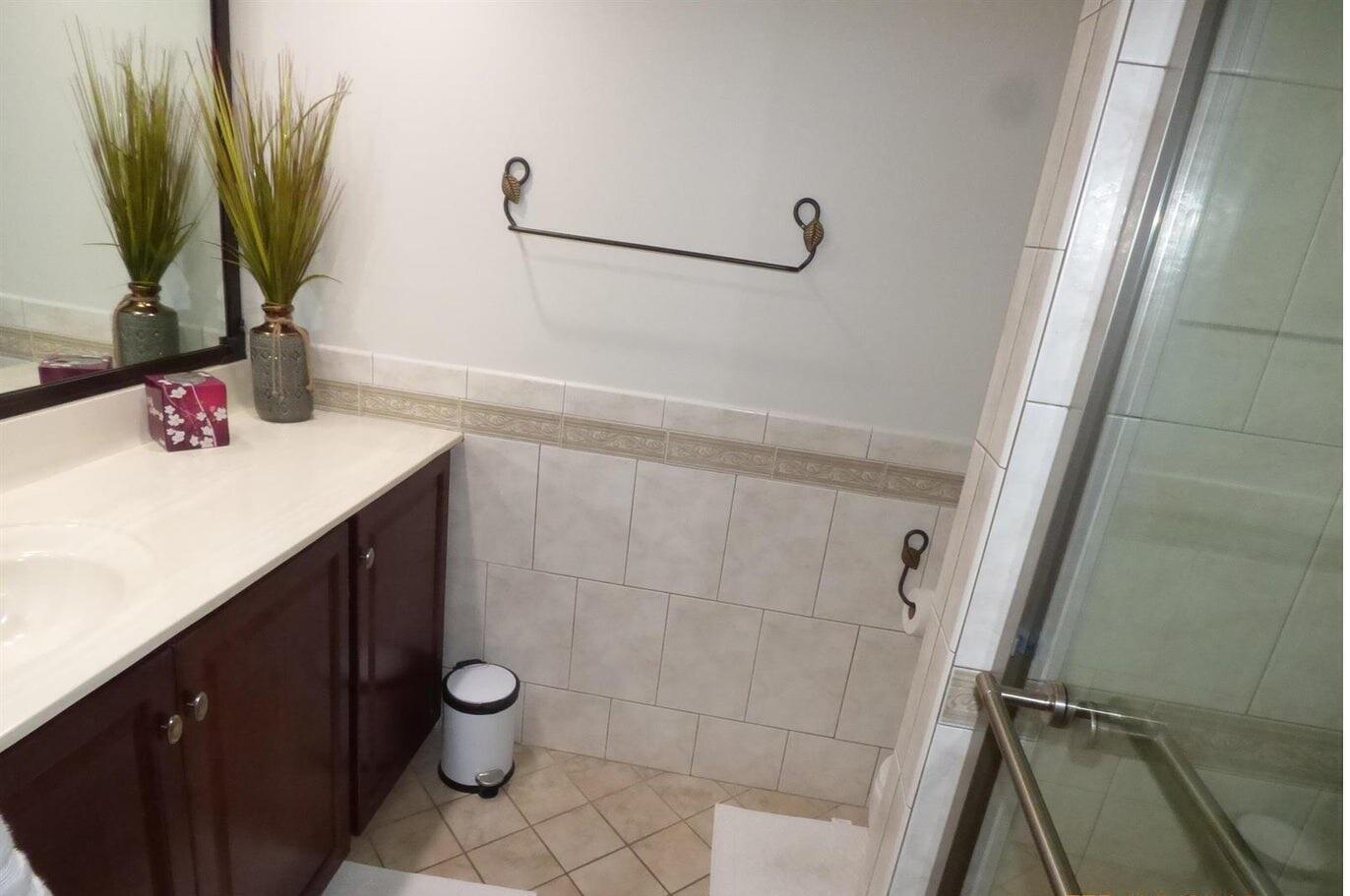 PHOENIX TOWERS CONDO - Residential Lease