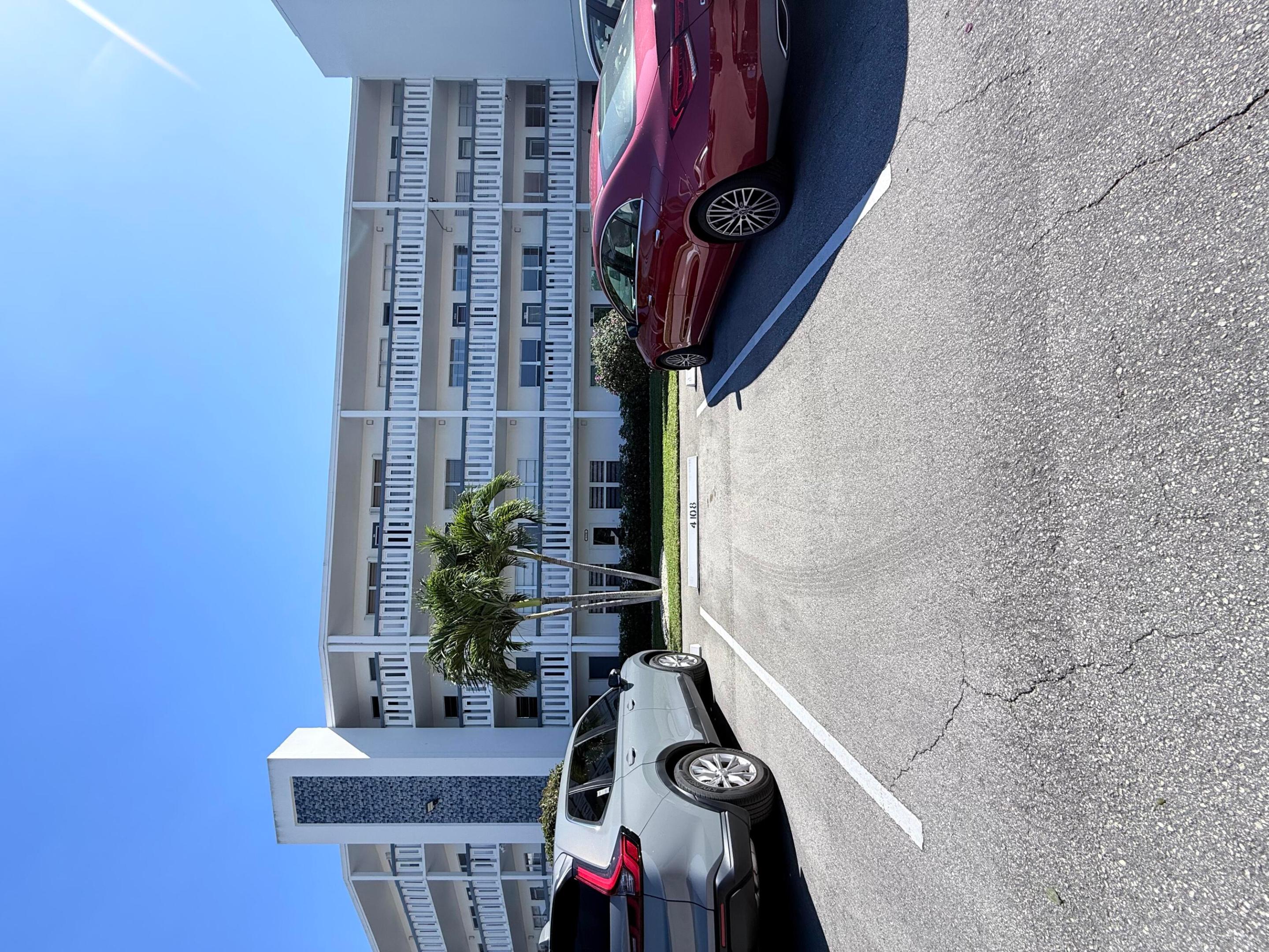OAKRIDGE V CONDO - Residential