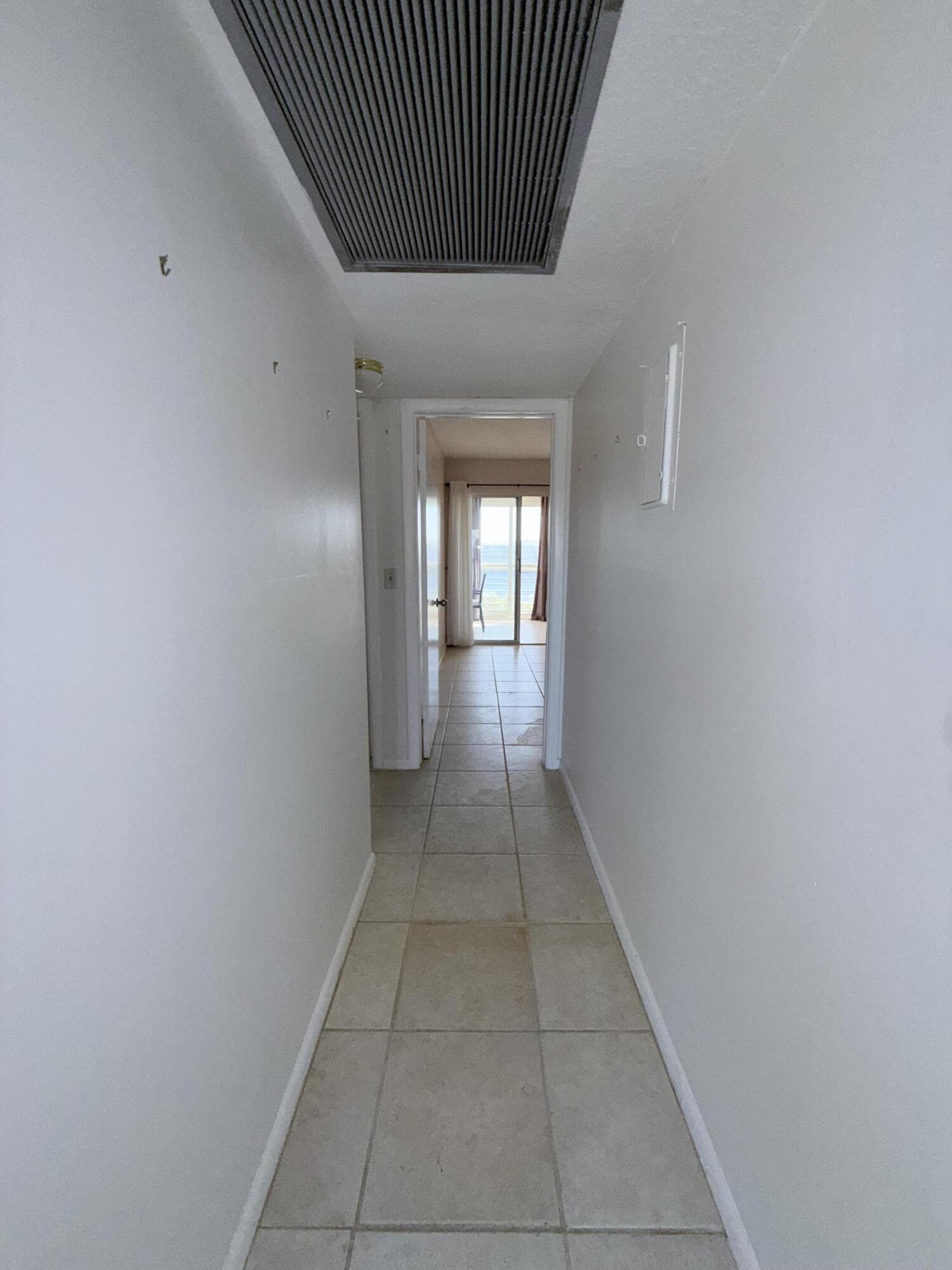 OAKRIDGE V CONDO - Residential
