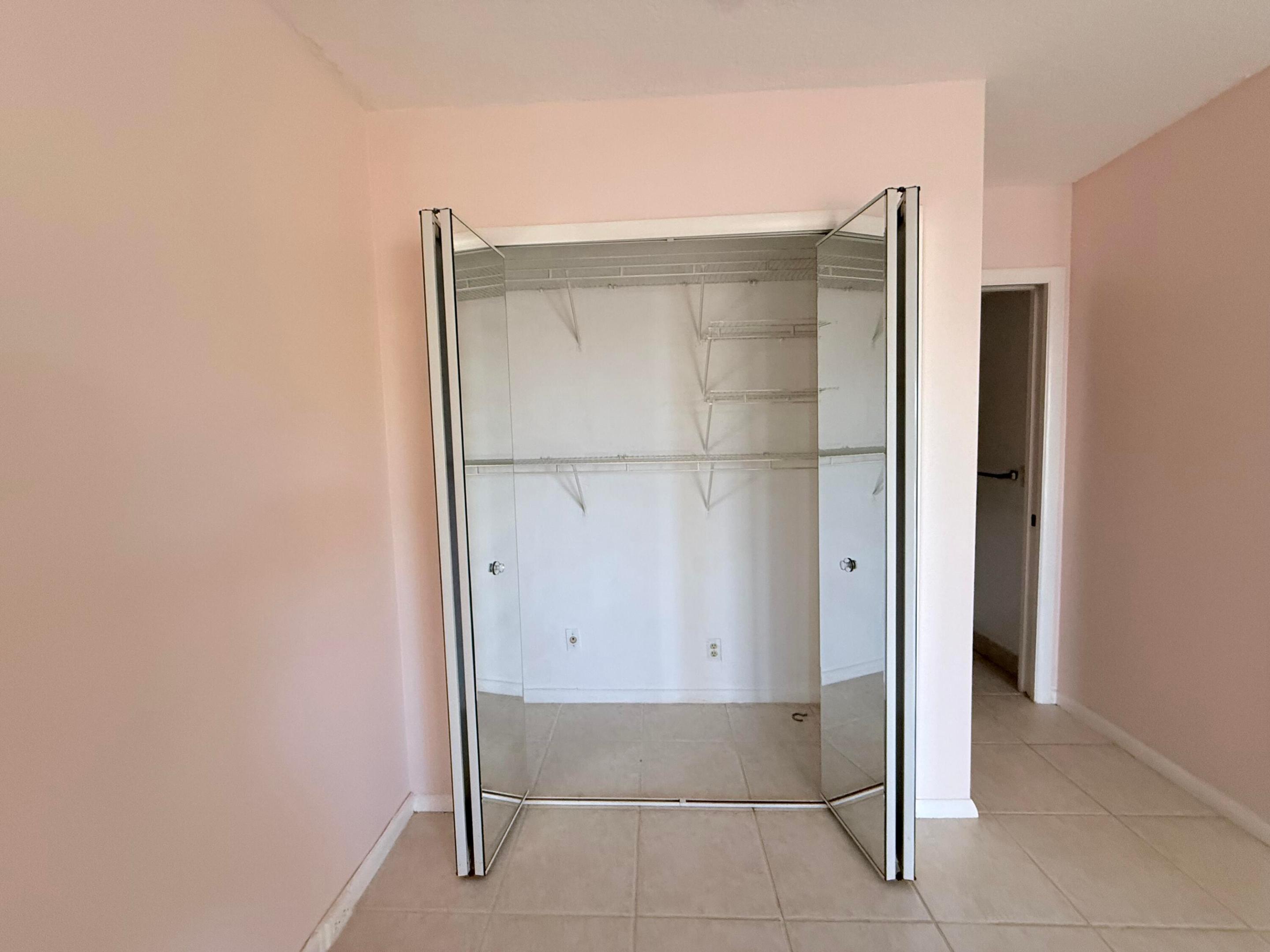 OAKRIDGE V CONDO - Residential