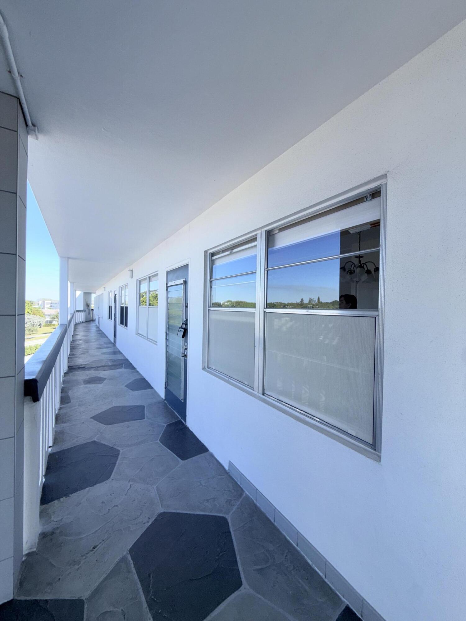 OAKRIDGE V CONDO - Residential