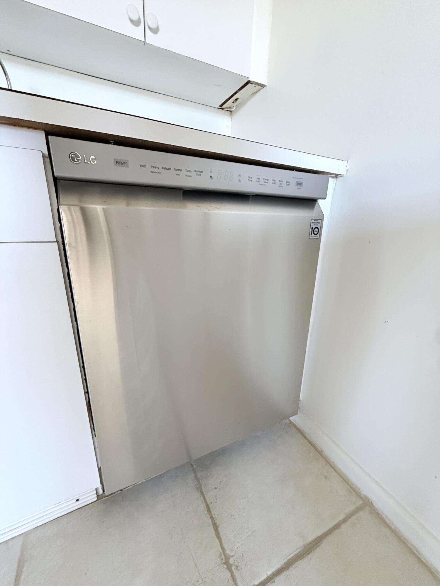 OAKRIDGE V CONDO - Residential