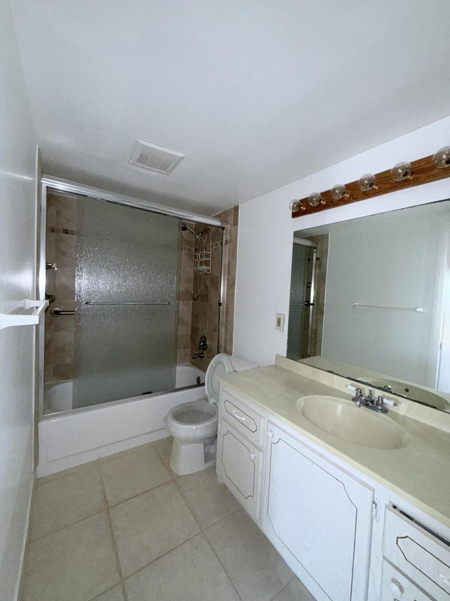 OAKRIDGE V CONDO - Residential