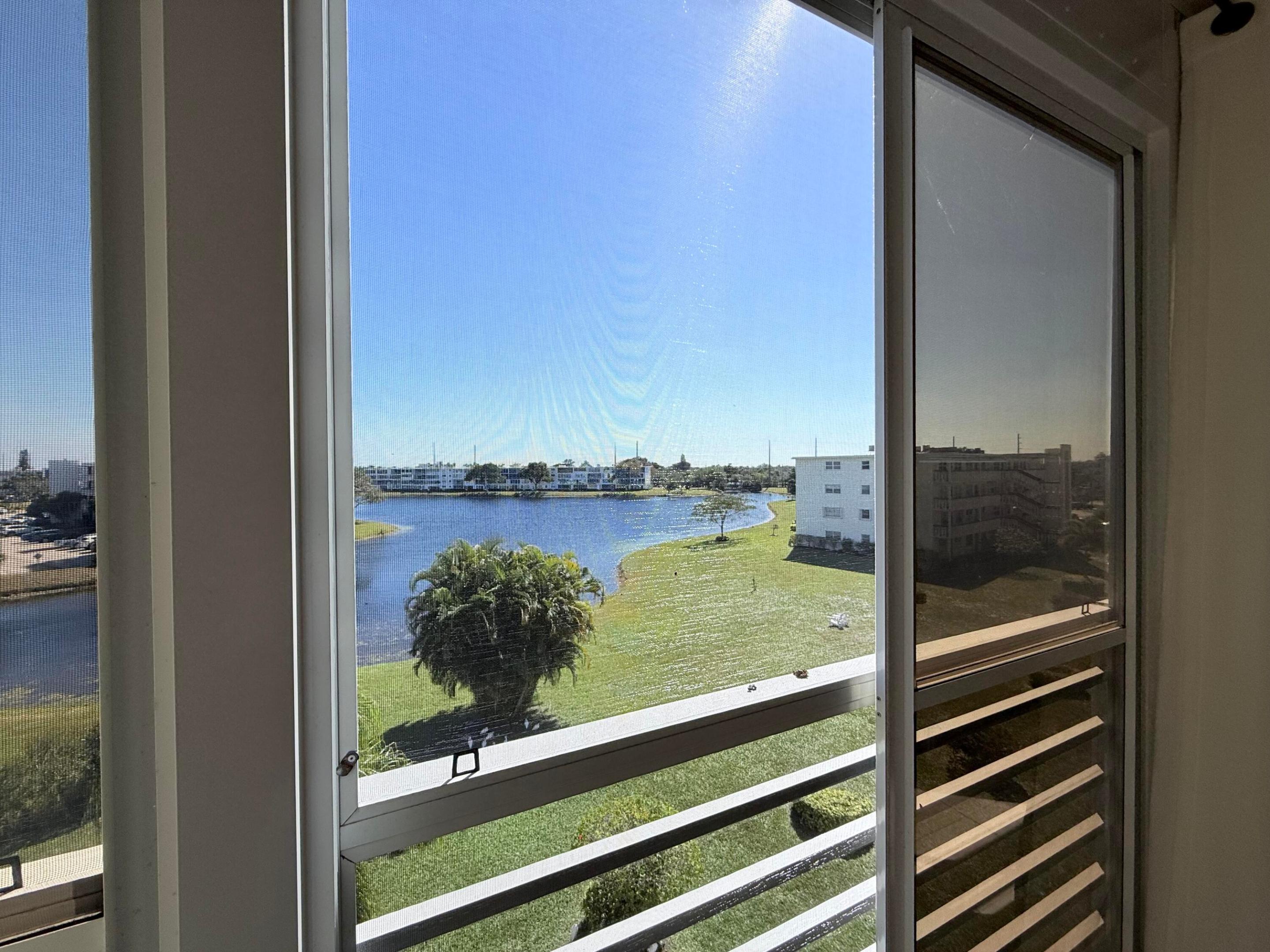 OAKRIDGE V CONDO - Residential