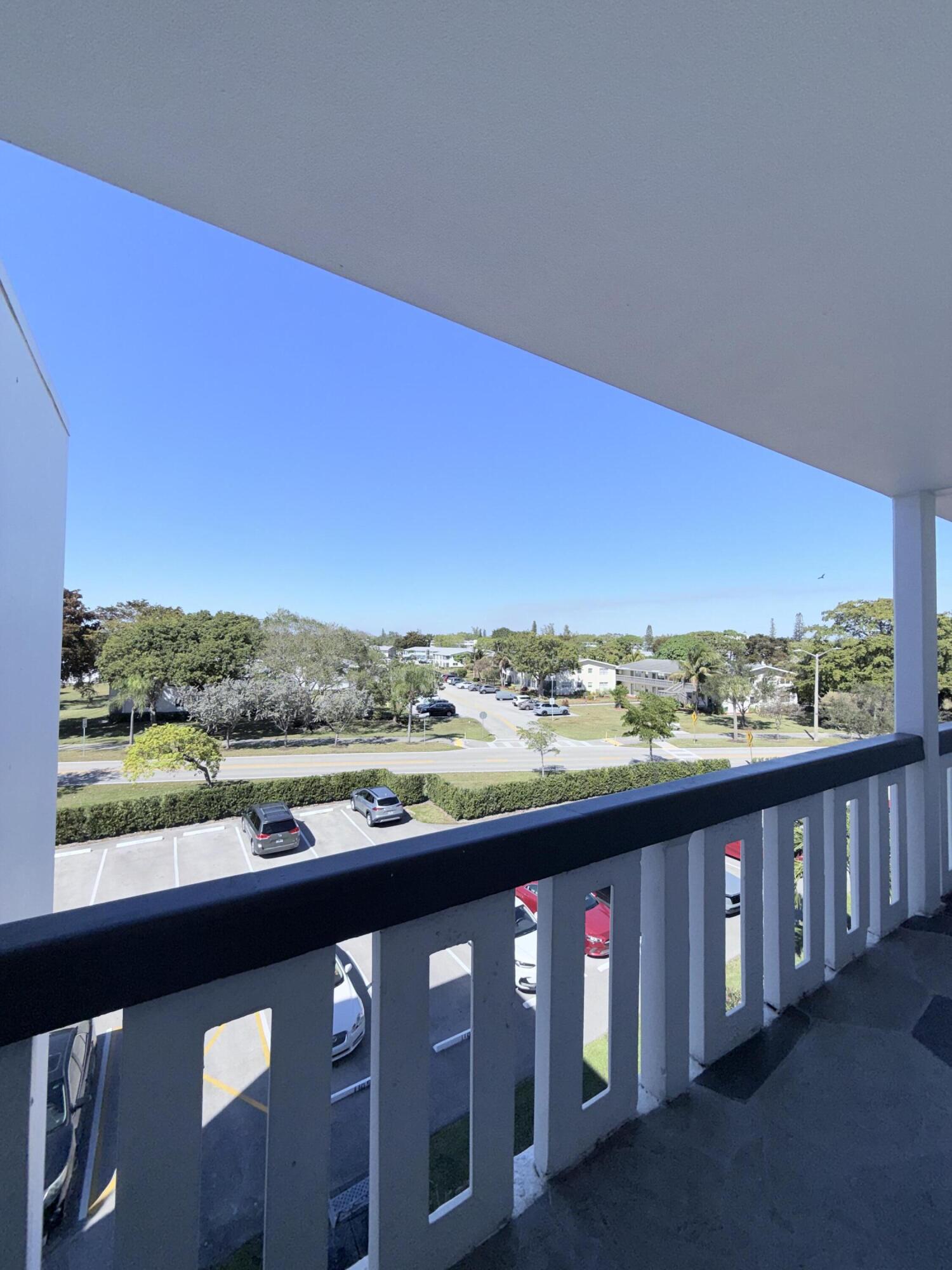 OAKRIDGE V CONDO - Residential