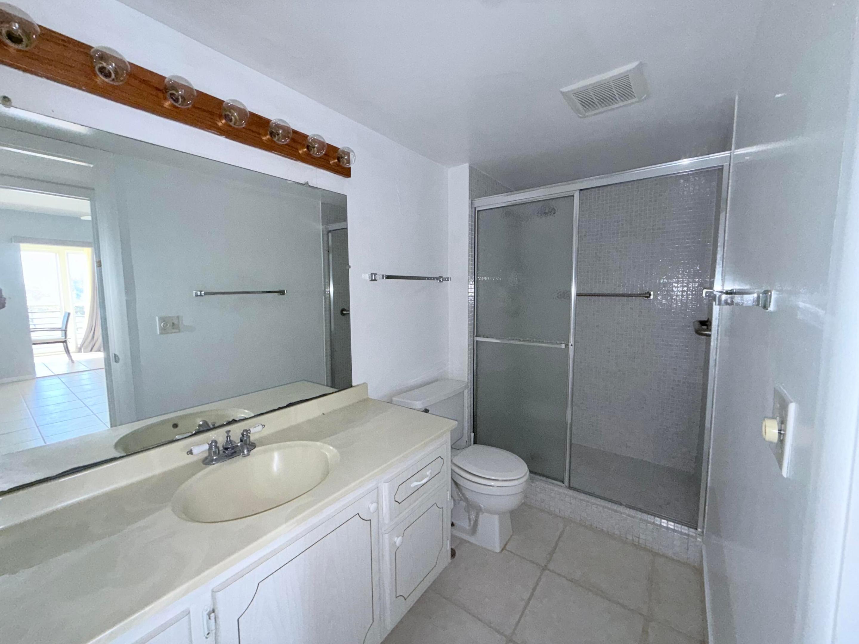 OAKRIDGE V CONDO - Residential