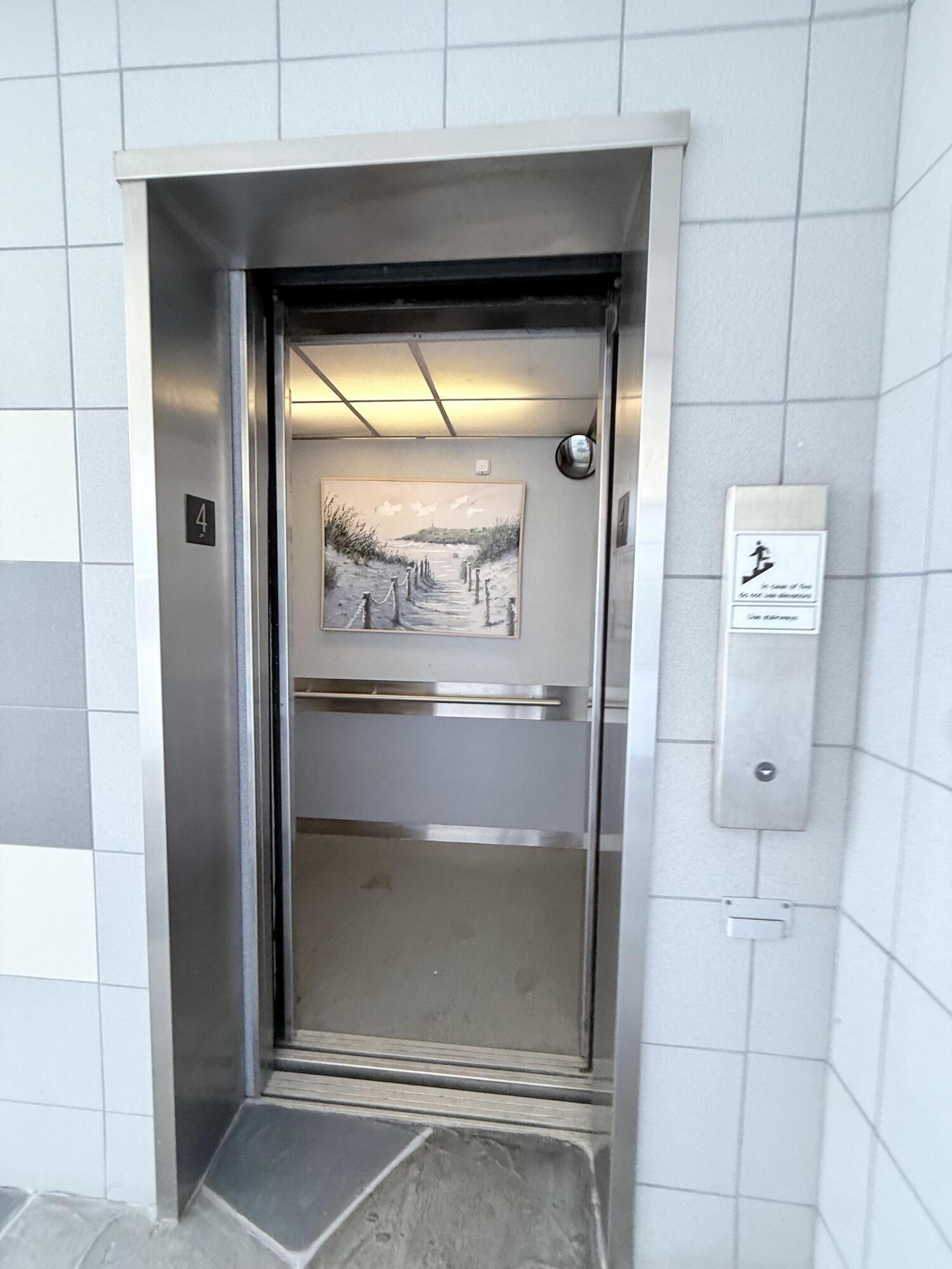 OAKRIDGE V CONDO - Residential