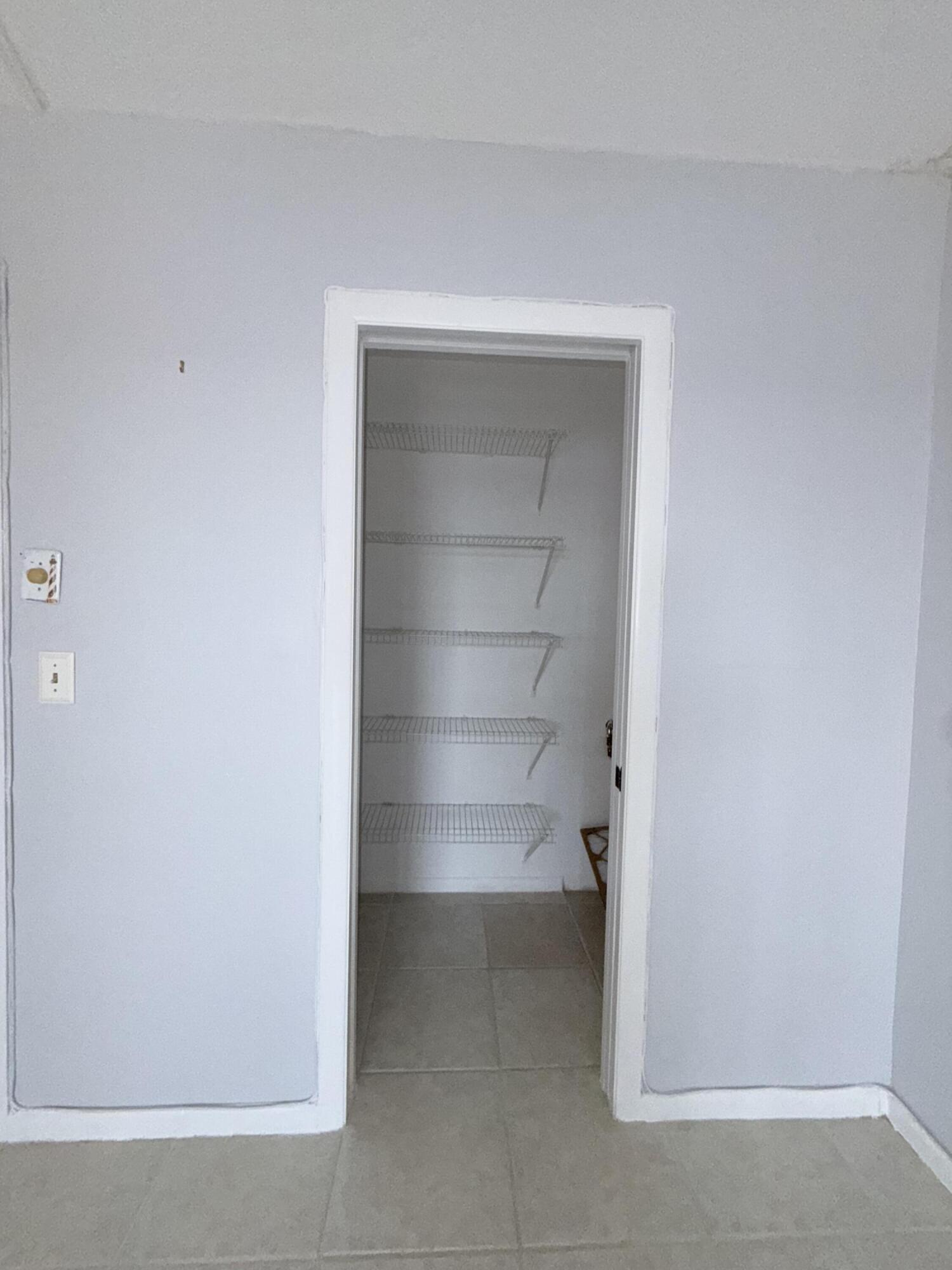 OAKRIDGE V CONDO - Residential