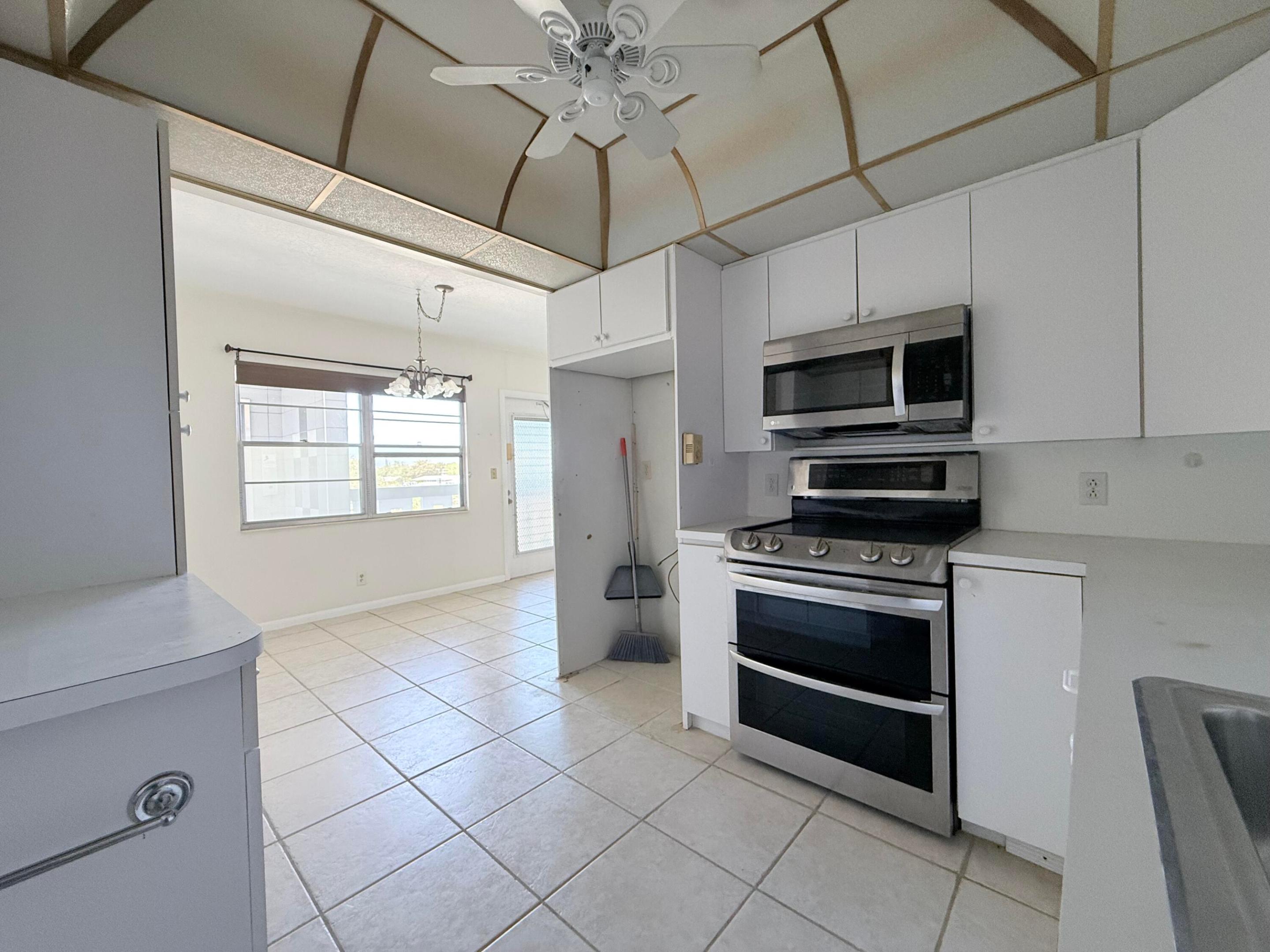 OAKRIDGE V CONDO - Residential