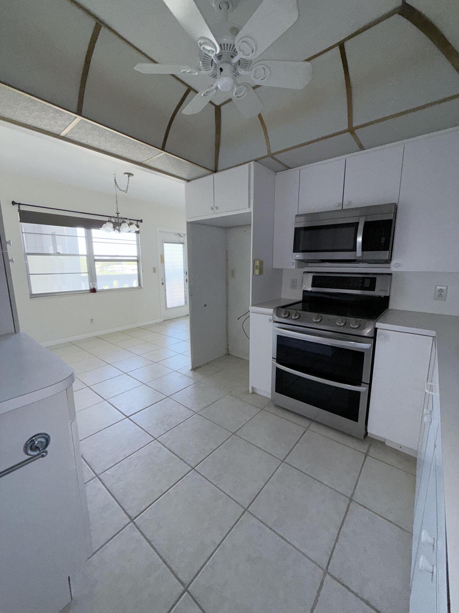 OAKRIDGE V CONDO - Residential