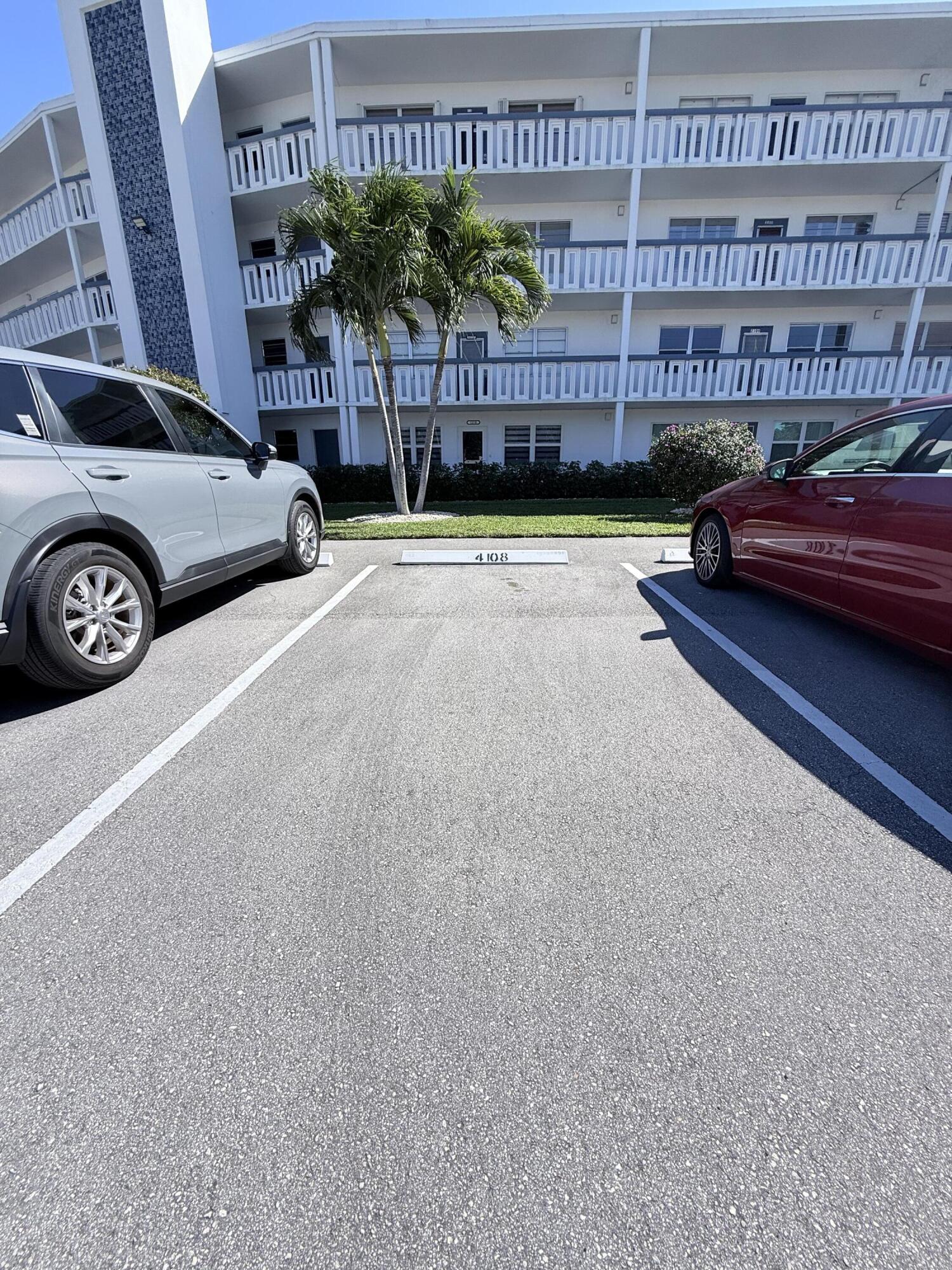 OAKRIDGE V CONDO - Residential