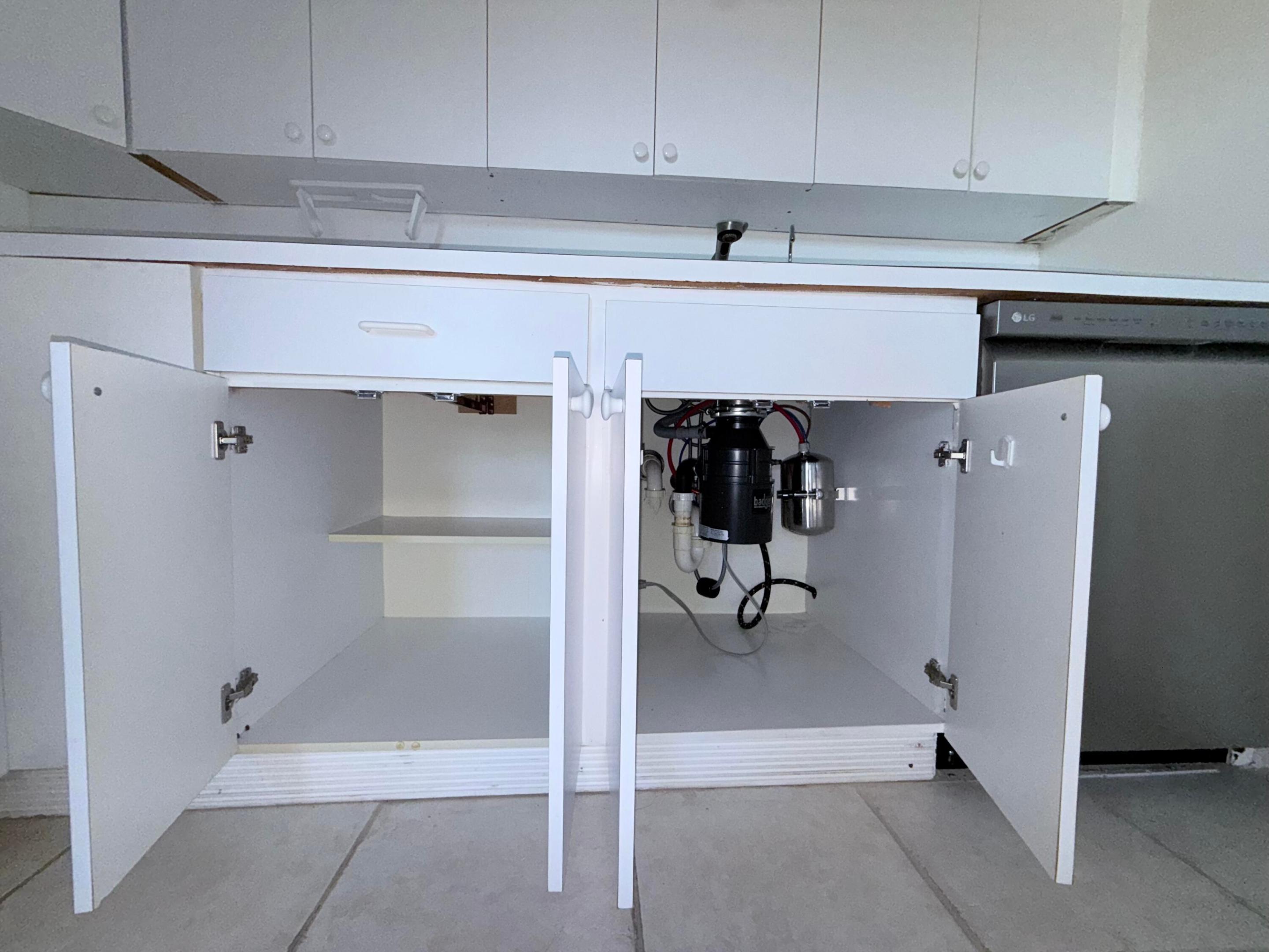 OAKRIDGE V CONDO - Residential