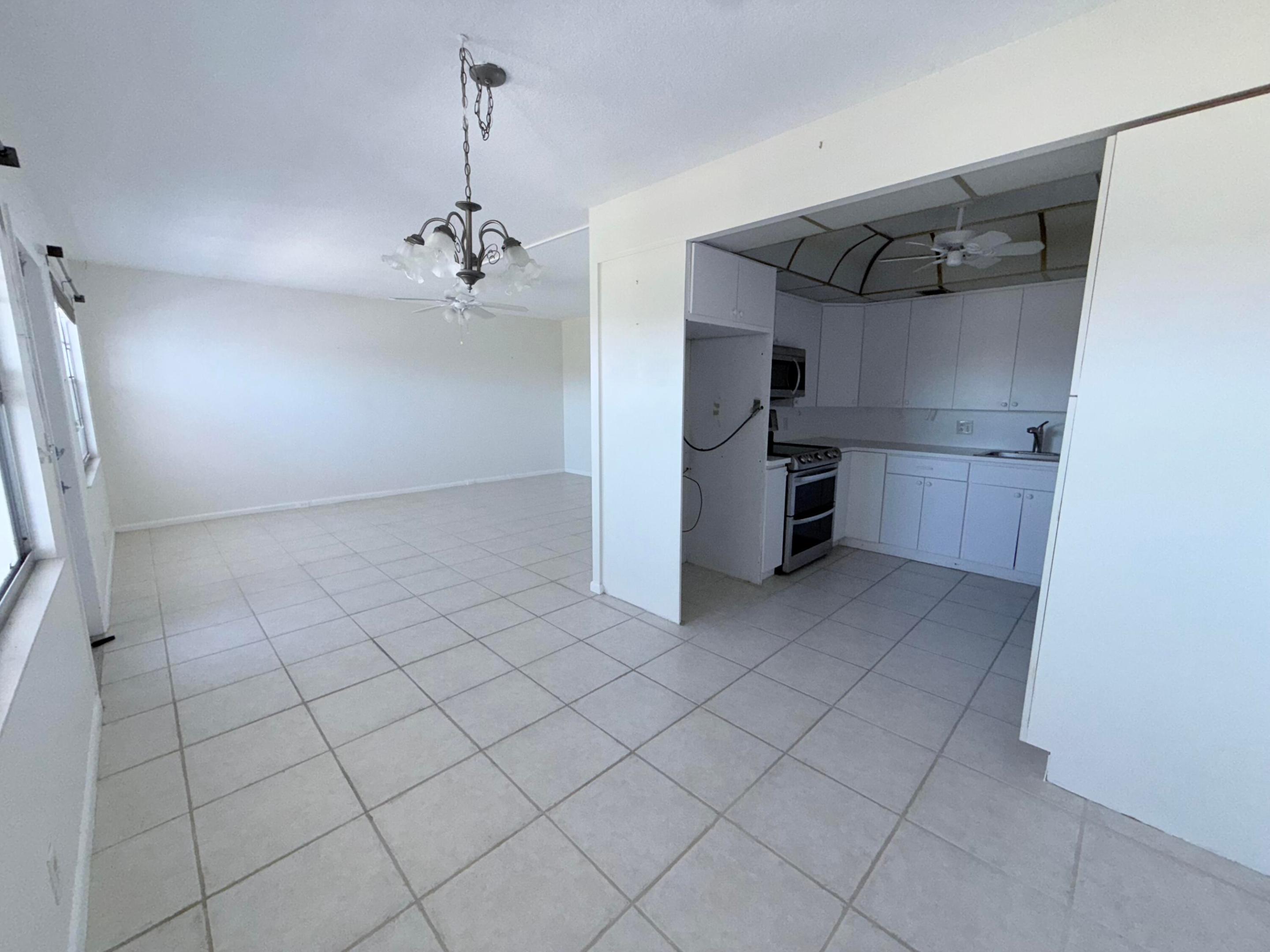 OAKRIDGE V CONDO - Residential